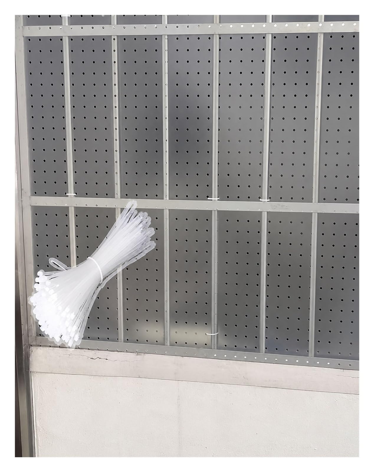 Rolka balkonowa z wiązaniami zapinanymi na zamek błyskawiczny, przycięte na wymiar, perforowane panele ogrodzeniowe z tworzywa sztucznego, osłona prywatności na podwórko, grubość 1 mm, 40 x 400 cm