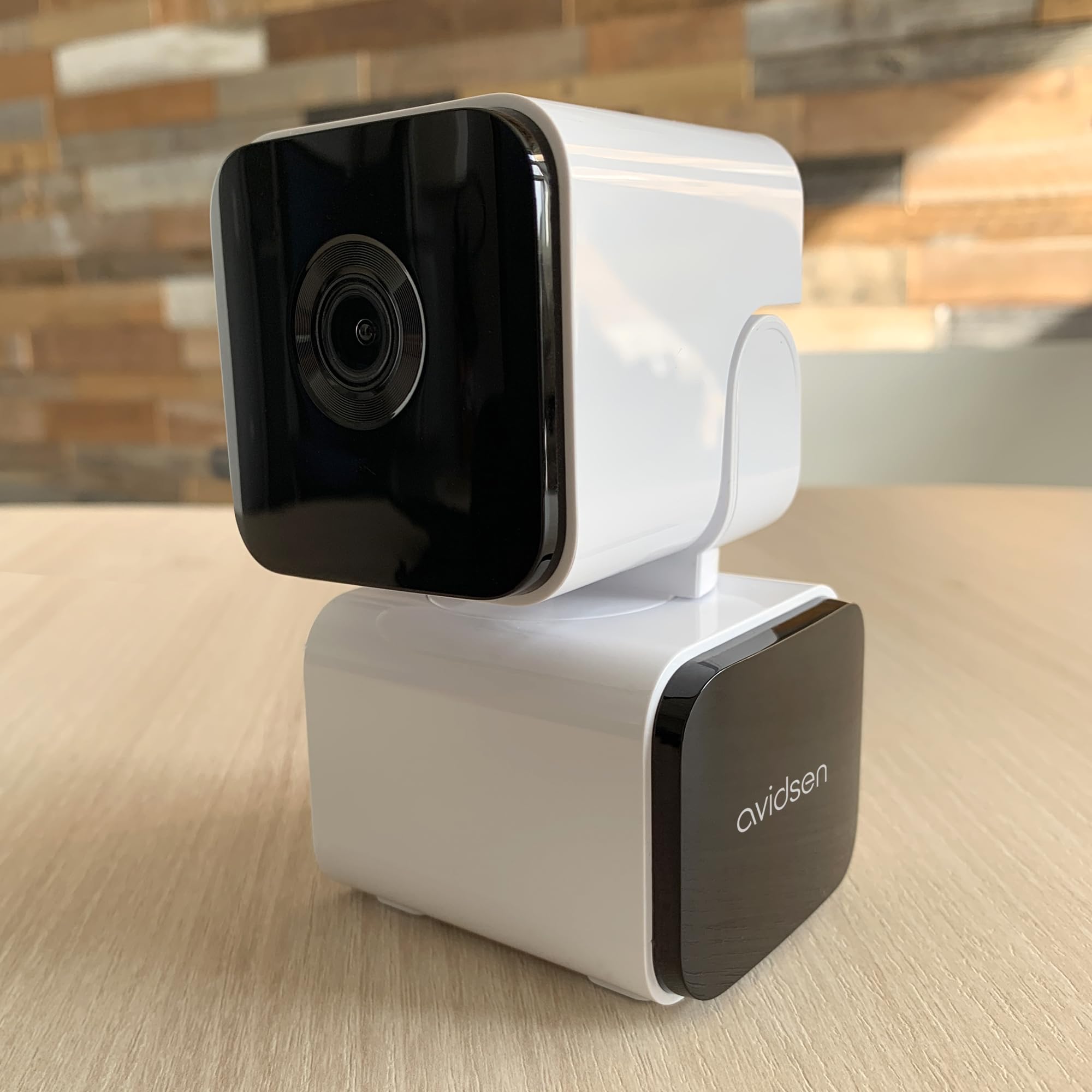 Avidsen HomeCam i-4G Caméra Intérieure Motorisée 1080p avec SIM