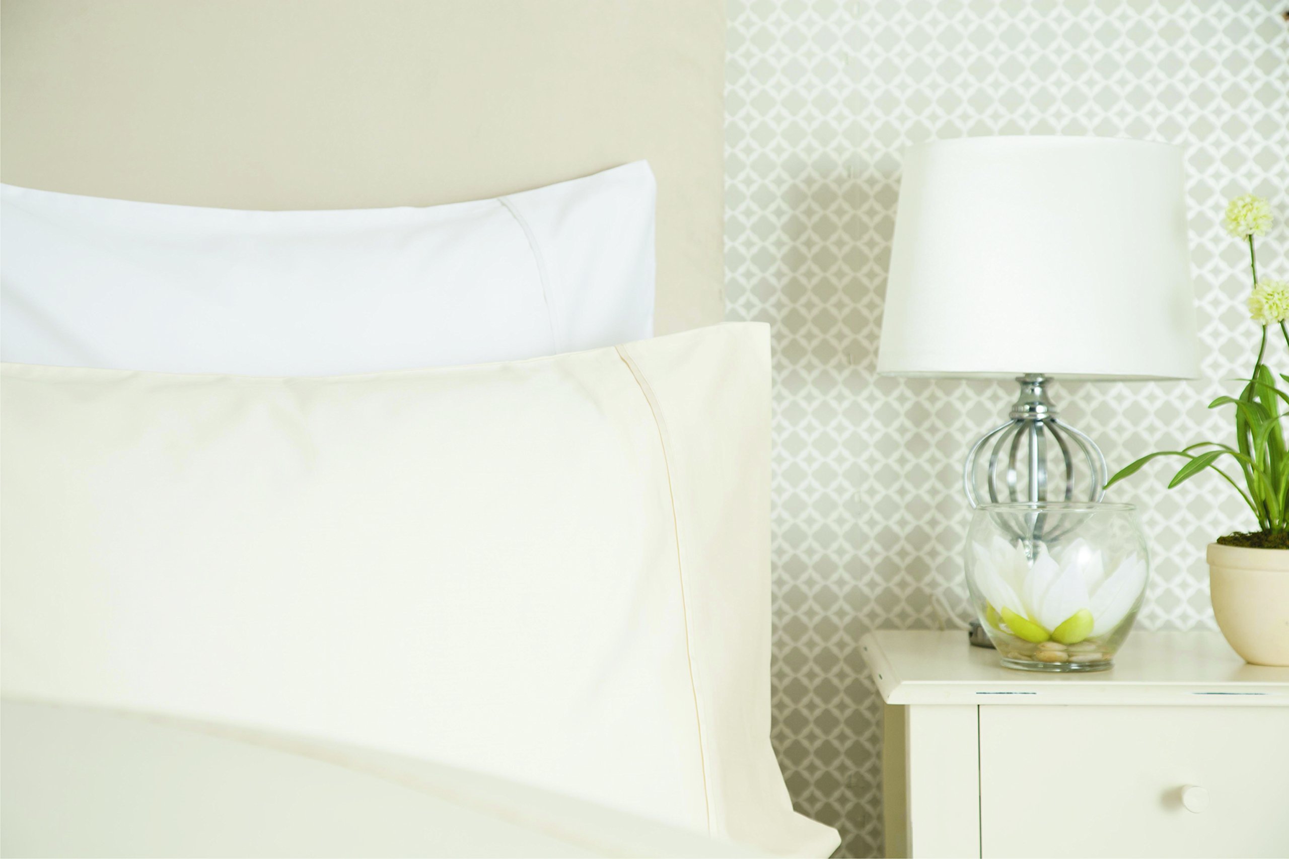 Belledorm 600 Thread Count 100% Cotton Sateen Single Housewife Pillow Case in Ivory