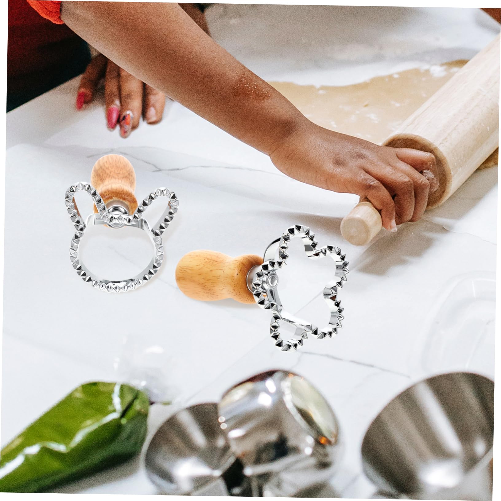 ABOOFAN 4 Sätze Keksform Runde Ausstecher Gebäckpresse Fondant Knödelhauthersteller Plätzchen-weihnachtsschneider Knödelmacher Kuchen Blech Knödel Zubehör Zinn Grad Scone Holz 4 Stück * 4