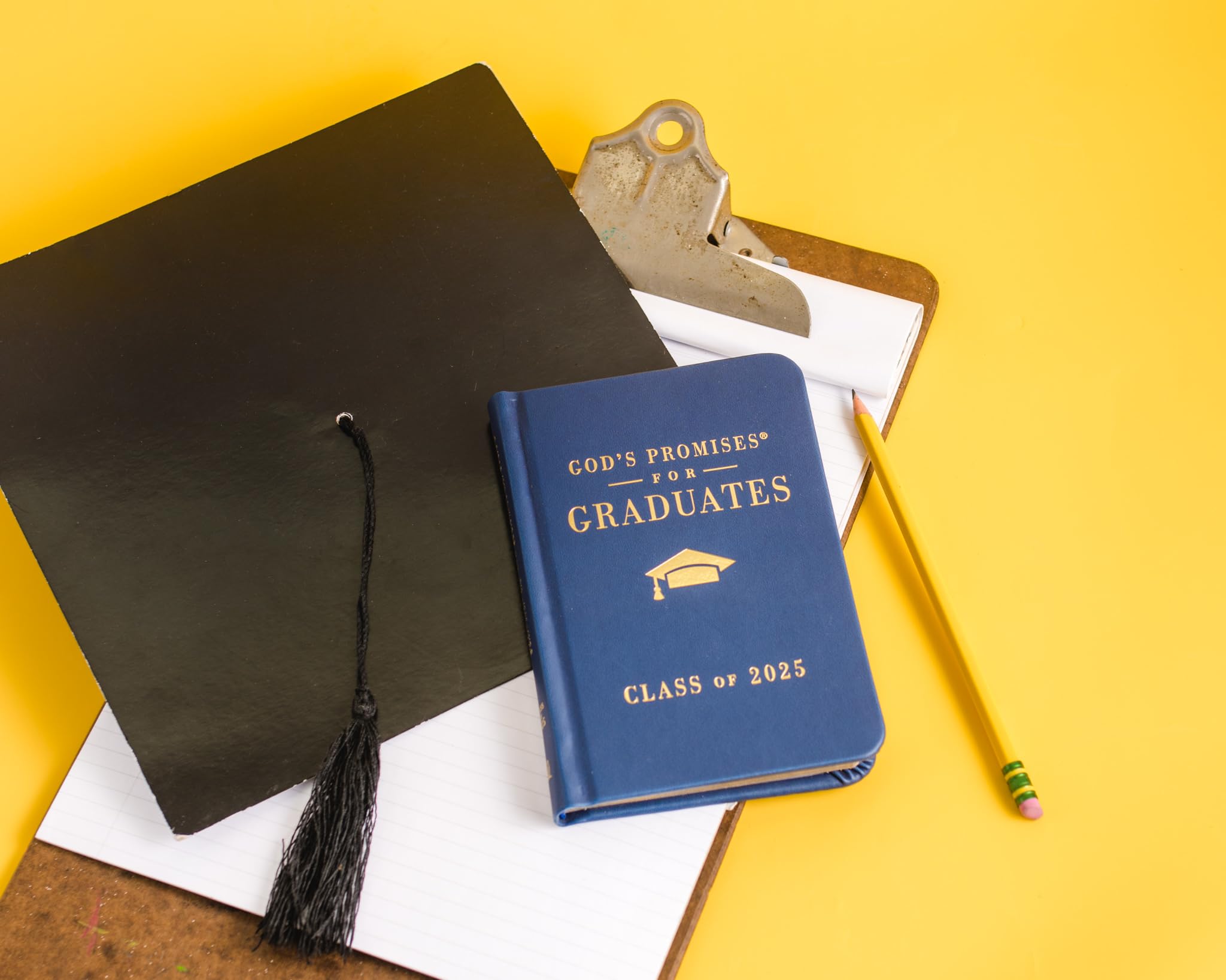 God's Promises for Graduates: Class of 2025 - Navy NKJV: New King James Version - The Perfect Christian Graduation Gifts to Celebrate Your Grad - Image 2