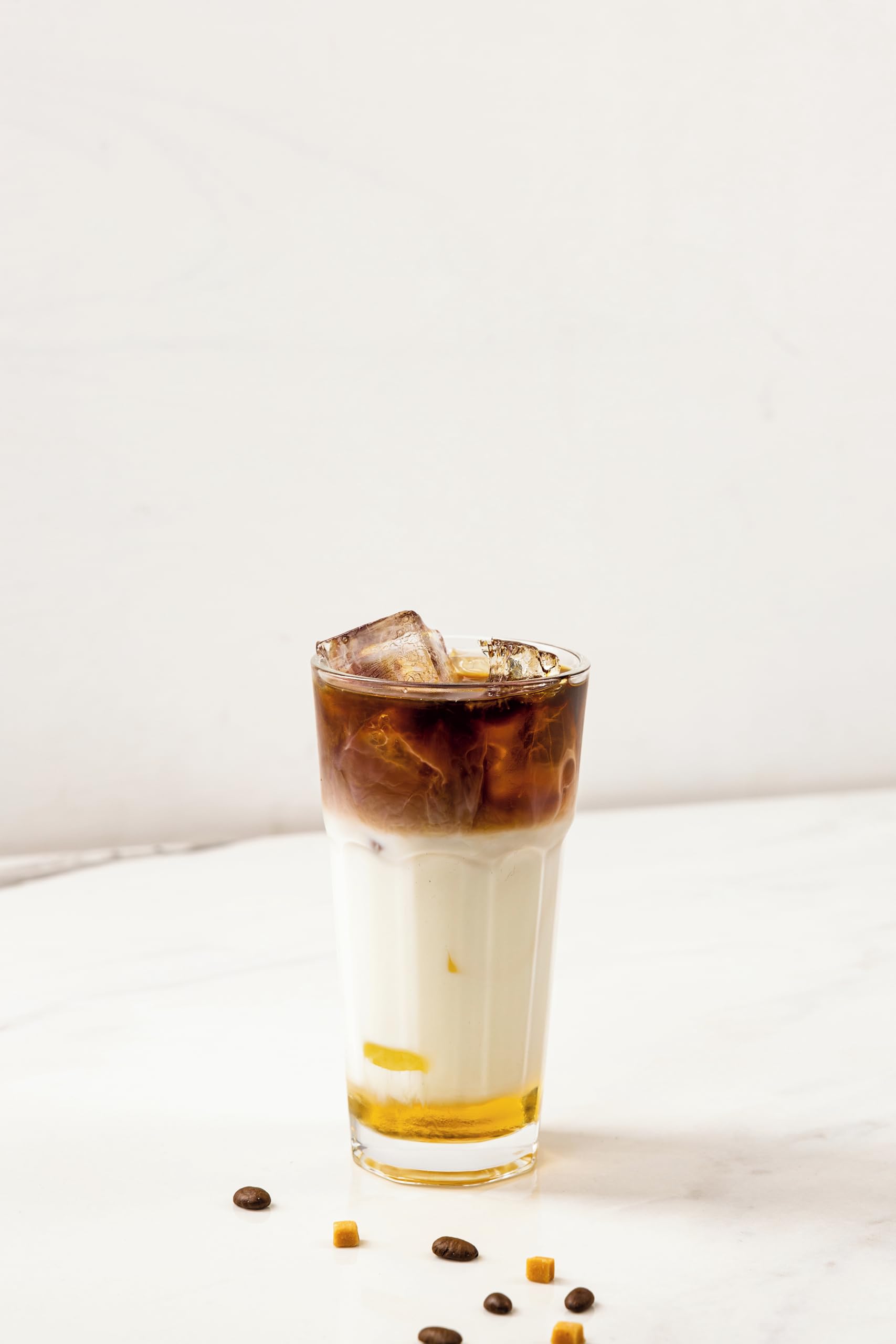 MONIN - Assortiment MONIN Sans Sucre Saveurs Vanille, Caramel, Noisette - Pour Café, Chocolat Chaud, Capuccino ou Latte - Arômes Naturels - Bouteille en Verre - 3 x 70 cl