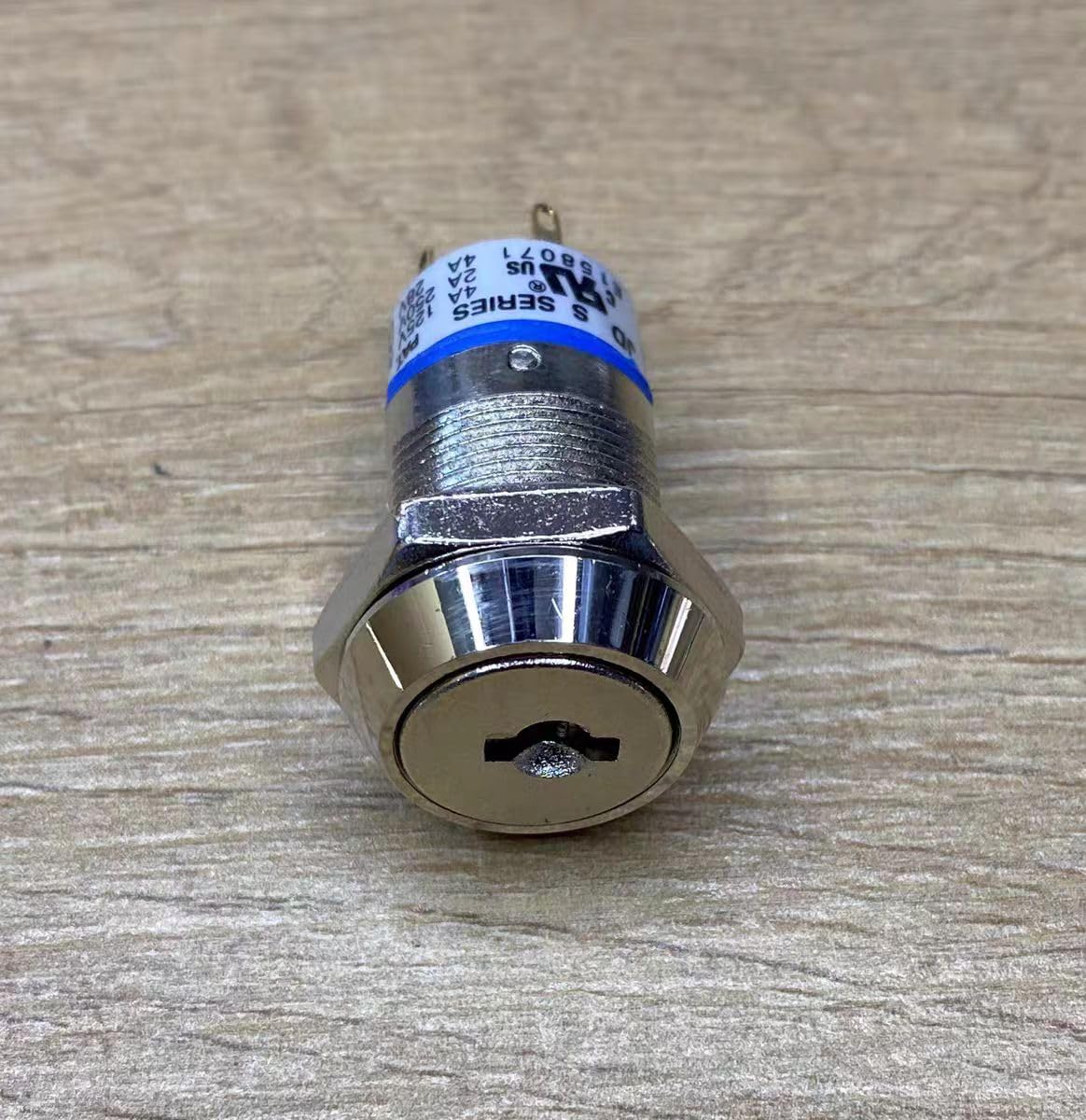 1Pcs New E158071 for JD S Series PAT Three-Position 4 pins