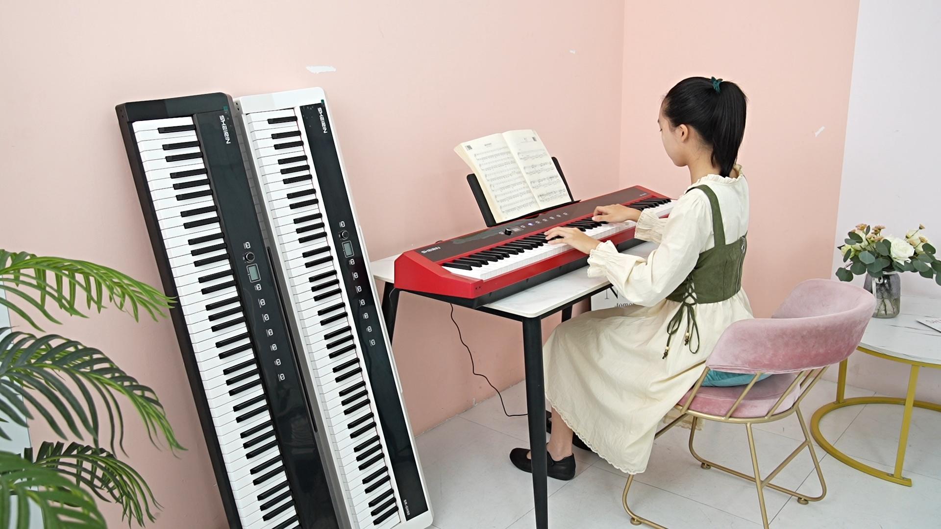 Watch SR GH80 performance video on Amazon Live