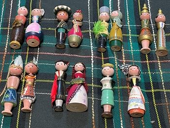 昭和レトロ 木製 伝統的な日本のこけし 13体セット 工芸品 民芸品 置物 飾り 昭和レトロ 木製 伝統的な日本のこけし 13体セット 工芸品 民芸品