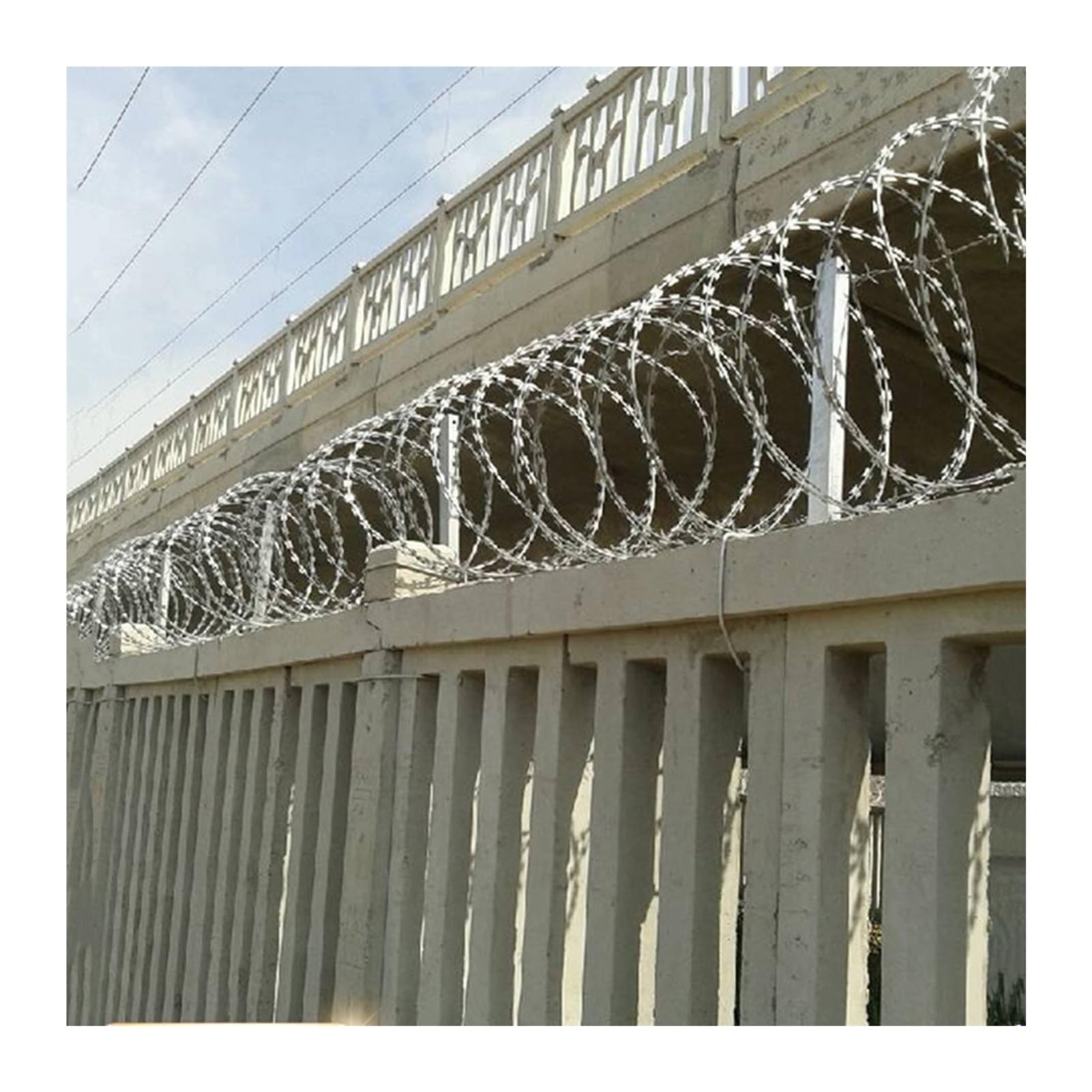 HJLKDYM Razor Barbed Wire Security Fencing, Galvanized Steel Wire Fence Roll, Outdoor Secure Sites Garden Stretched Boundary Double Helix Coils Useful Protection(Silver-45cm/Double Spiral,50m)