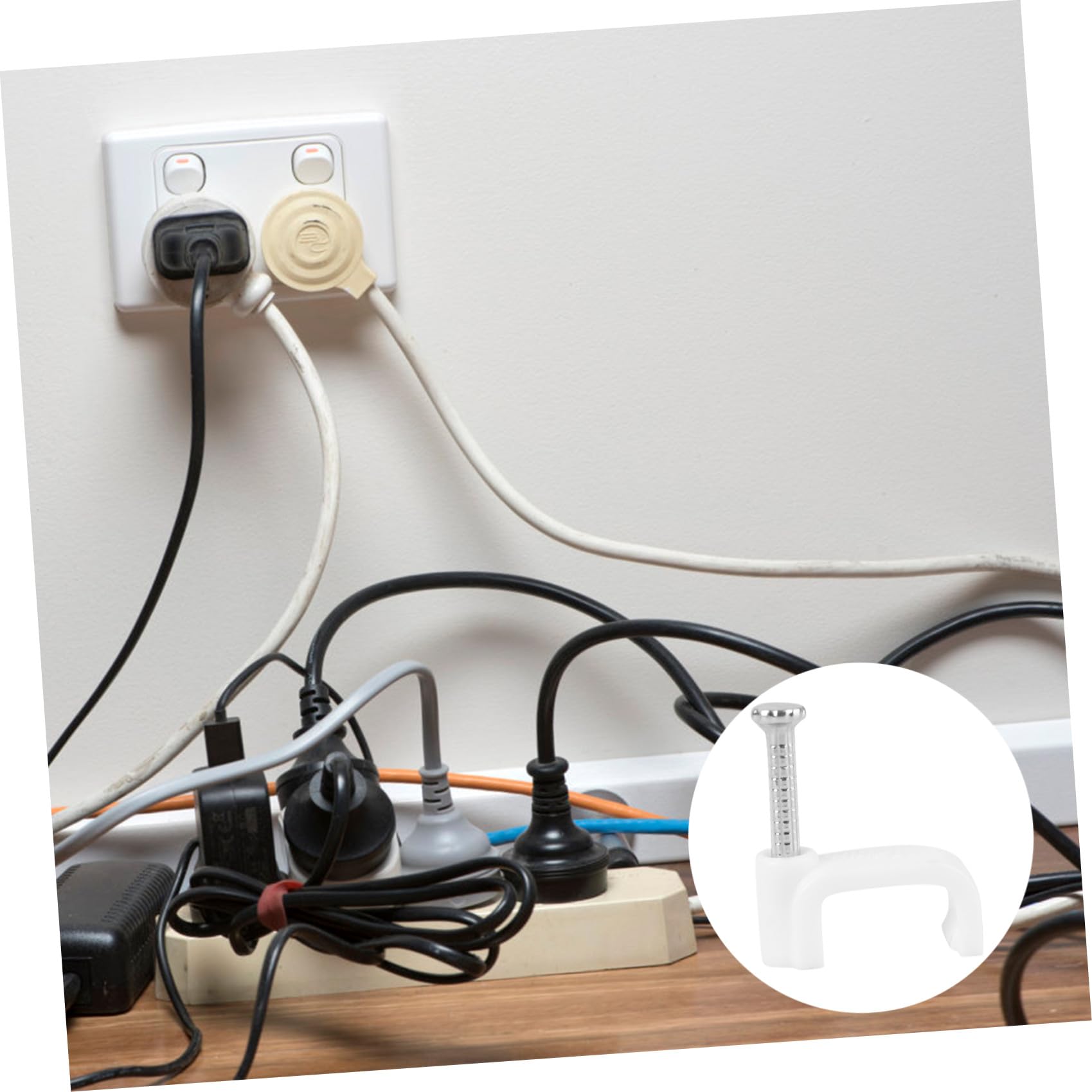 Hemobllo 500 Stück Kabelclips Weiß Mit Stahlnagel 12mm Kabelmanagement Clip Aus Pe Kunststoff Korrosionsbeständig Und Schlagfest Drahtklemmen Für Elektroinstallation Heim Büro