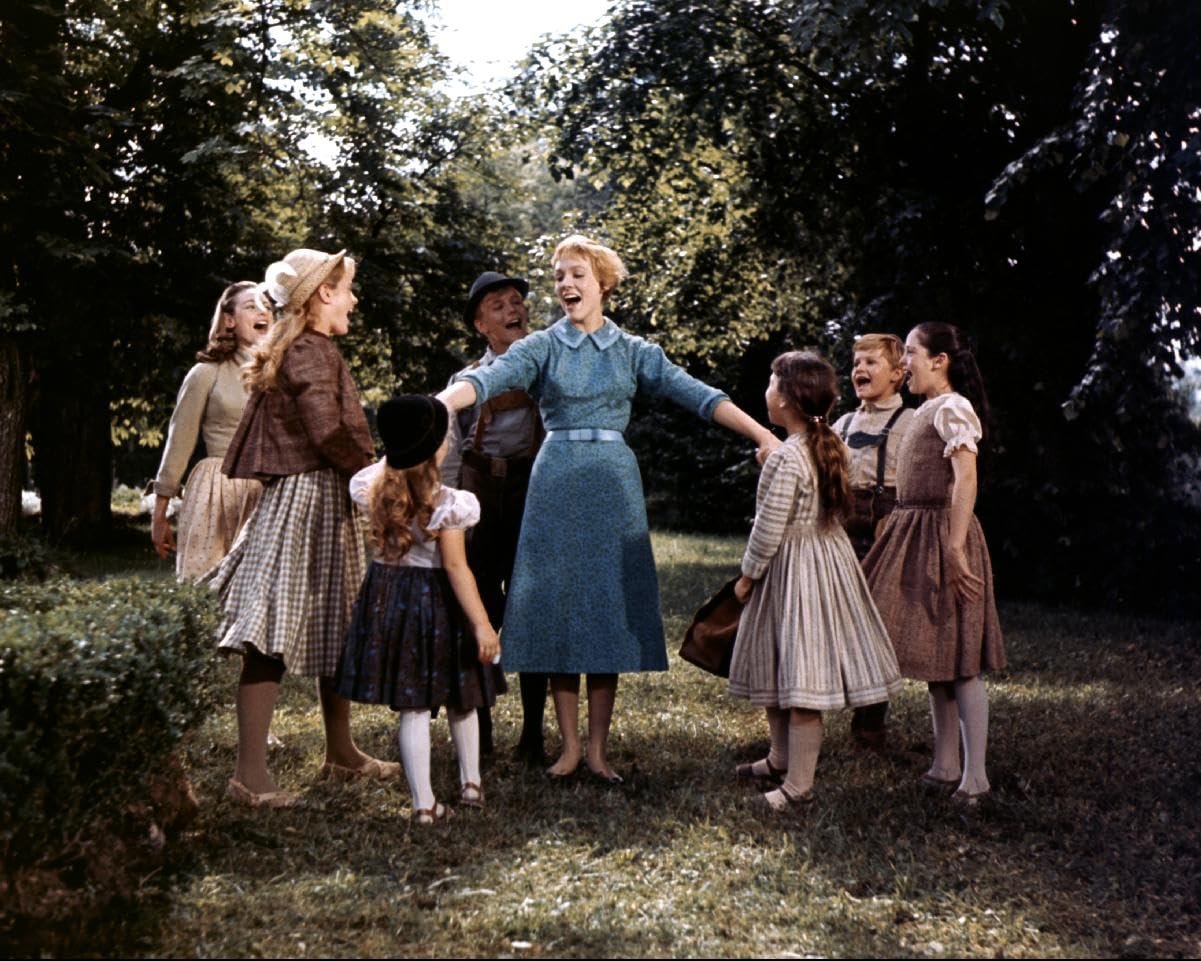 worldphotographs The Sound of Music (1965) Julie Andrews 10x8 Photo