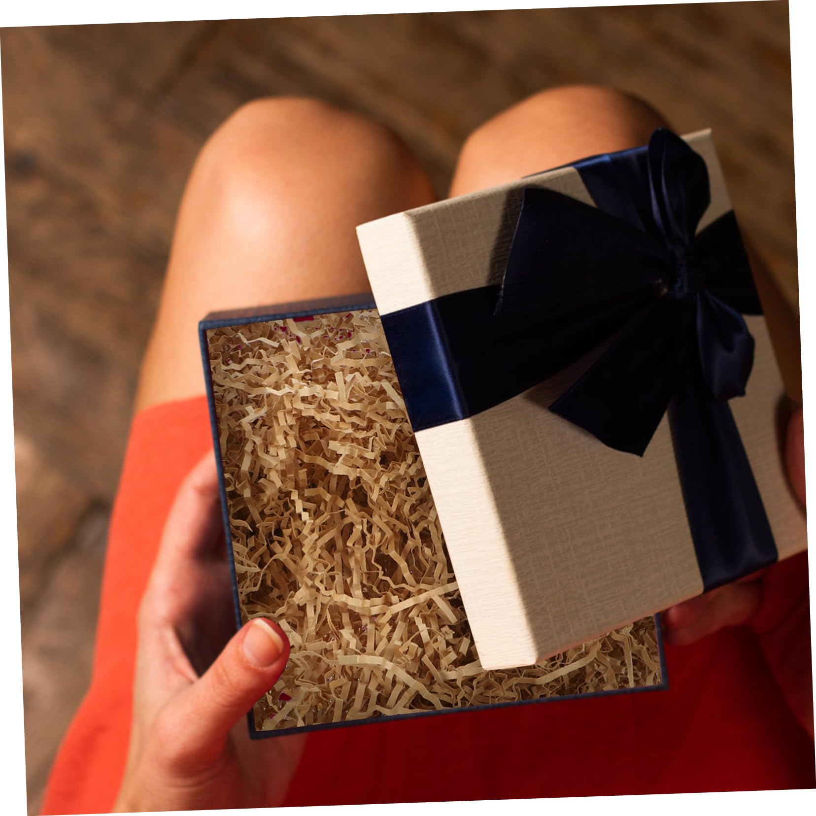 Füllmaterial aus Geschreddertem Papier 1 Beutel 500g Khaki | Geschenkbox und Geschenkkorb Deko, Papierfüllung für Muttertag und Geburtstag