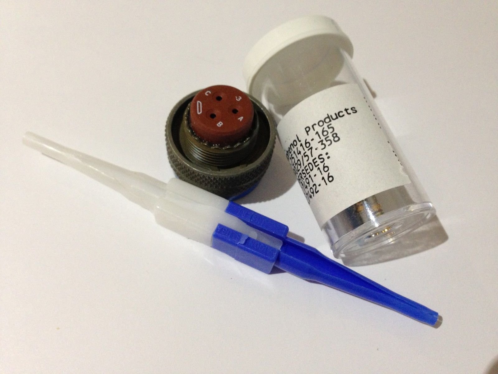 MS27473T12B3S MIL-SPEC. CONNECTOR WITH CONTACTS