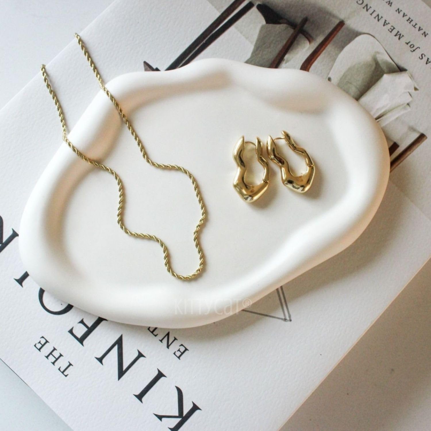 Handmade Ceramic Cloud Trinket Tray – Off-White Jewelry & Makeup Organizer, Elegant Multifunctional Storage for Desk, Bedroom, Home Decor, Candle Holder, Gift Idea (24.3x17cm)-image-3