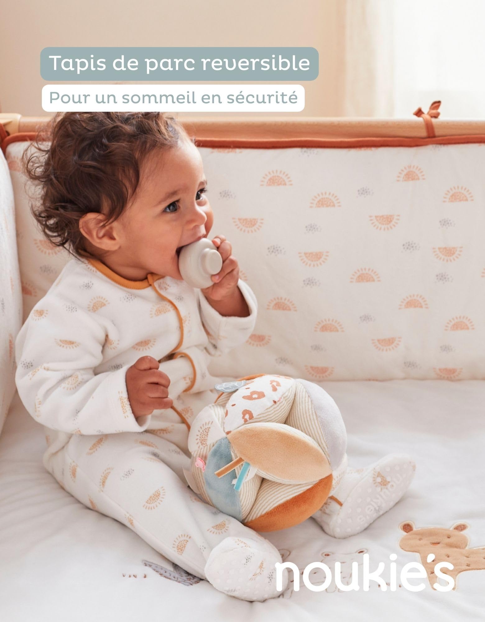 Noukie's – Tapis de Parc 75 X 95 cm Ecru – Tapis de Jeu et de Repos pour Bébé – Confort Doux et Résistant – Broderie Babou & Kendi Lion – Accessoire Chambre Bébé