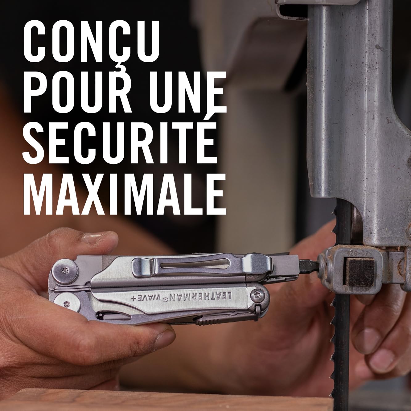 Leatherman Wave+ Outil Multifonction - Outil 18-en-1 en Acier Inoxydable pour Usage Intensif avec Lames, Pinces et Coupe-Fils - Noir