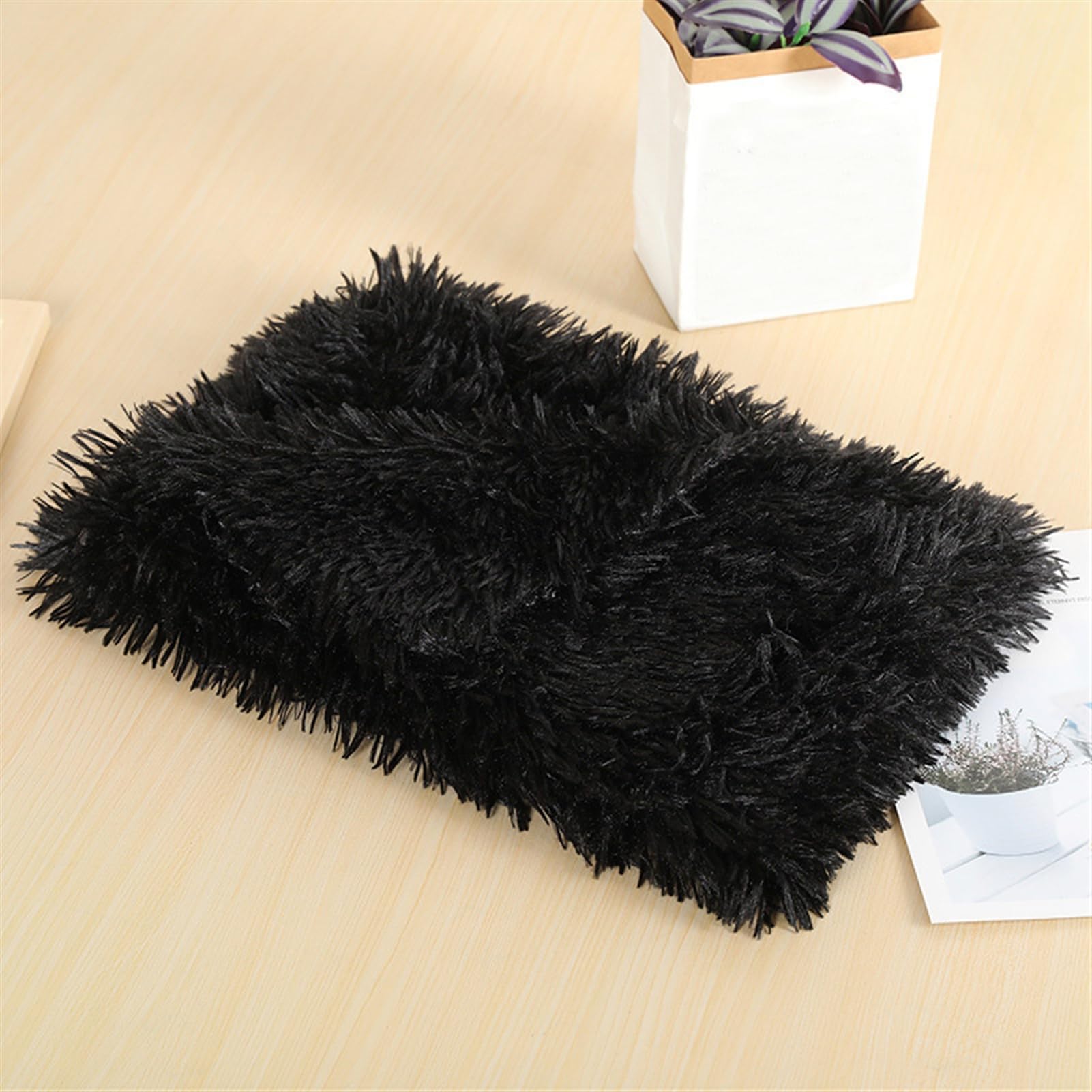 Wokuaile Puppy Blanket Pet Soft Fleece Dog Blankets Fluffy Warm Cat Kitten Throw Plush Washable Reversible for Large Medium Small Dog Black, 36 x 56 cm