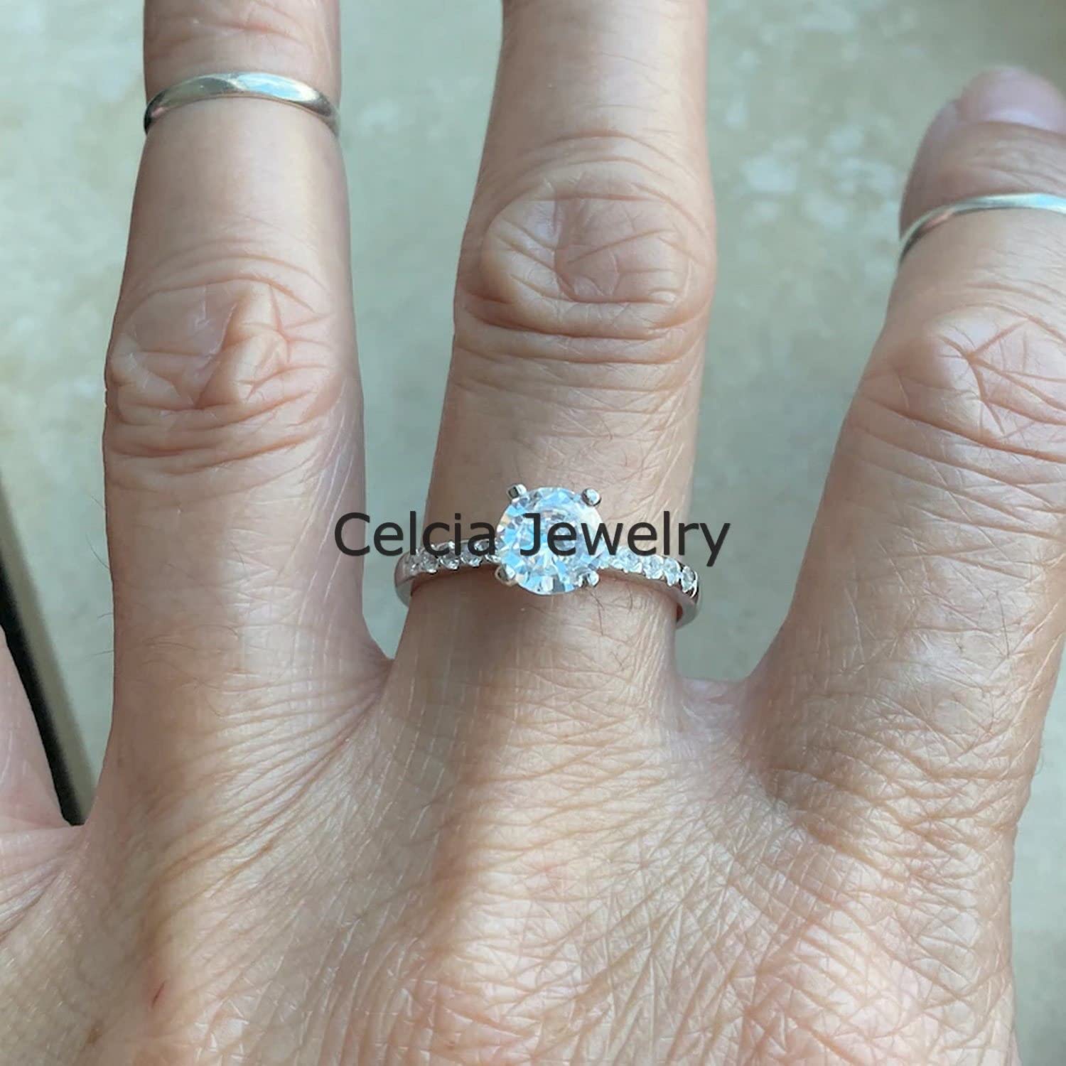 Anillo redondo CZ blanco natural, regalos de boda, anillo de regalos de compromiso, anillo de declaración, anillo solitario, anillo minimalista, anillo del día de la madre