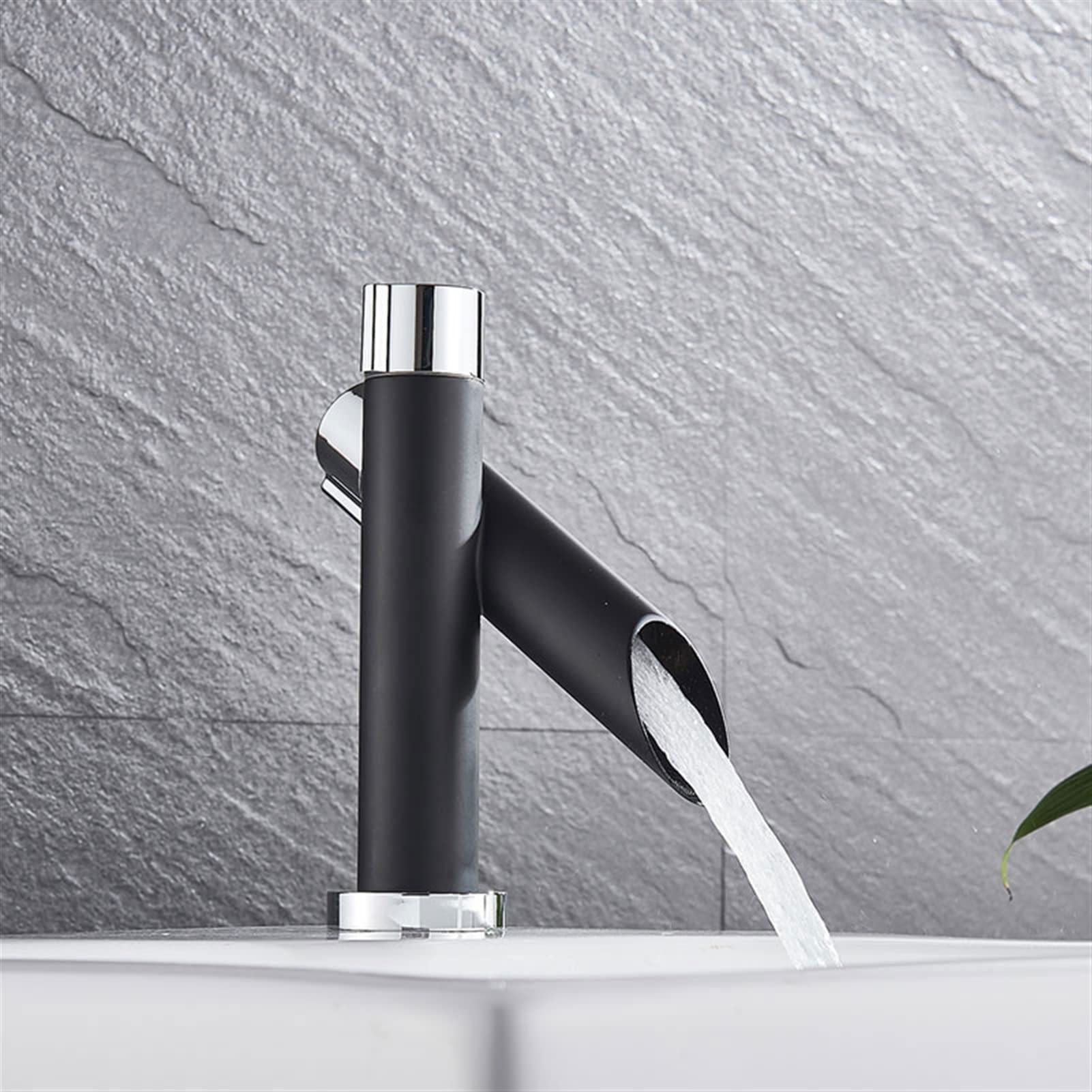 Robinet de lavabo moderne à poignée unique pour une salle de bain zen