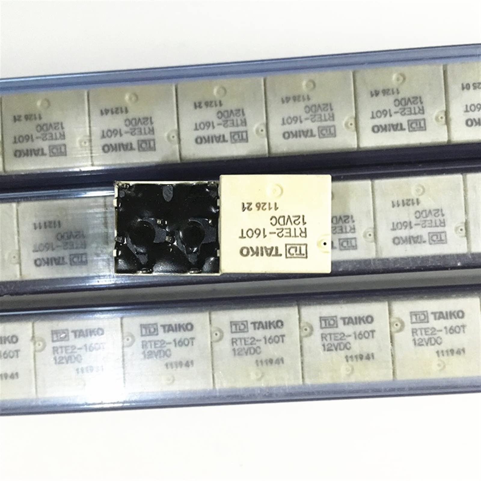 Relé RTE2-160T 12VDC de 8 pines para control de circuitos de automoción y electrónica