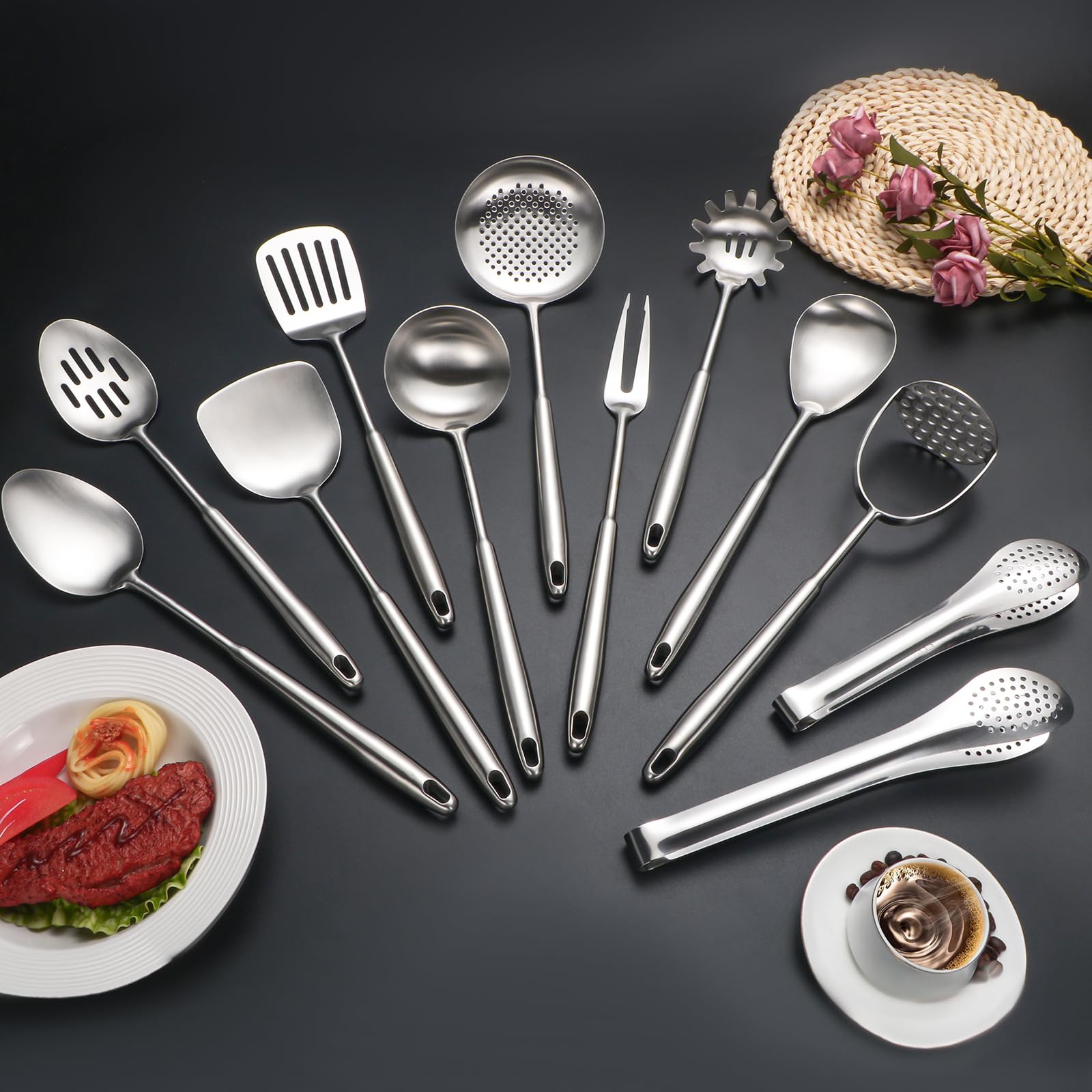 304 Edelstahl-Küchenutensilien-Set, 12-teiliges langes Metall-Kochutensilien-Set mit Pfannenwender, Schöpflöffel, Löffel, Schöpflöffel, Skimmer, Tunner, Nudelheber, Zange (Silber, spülmaschinenfest)