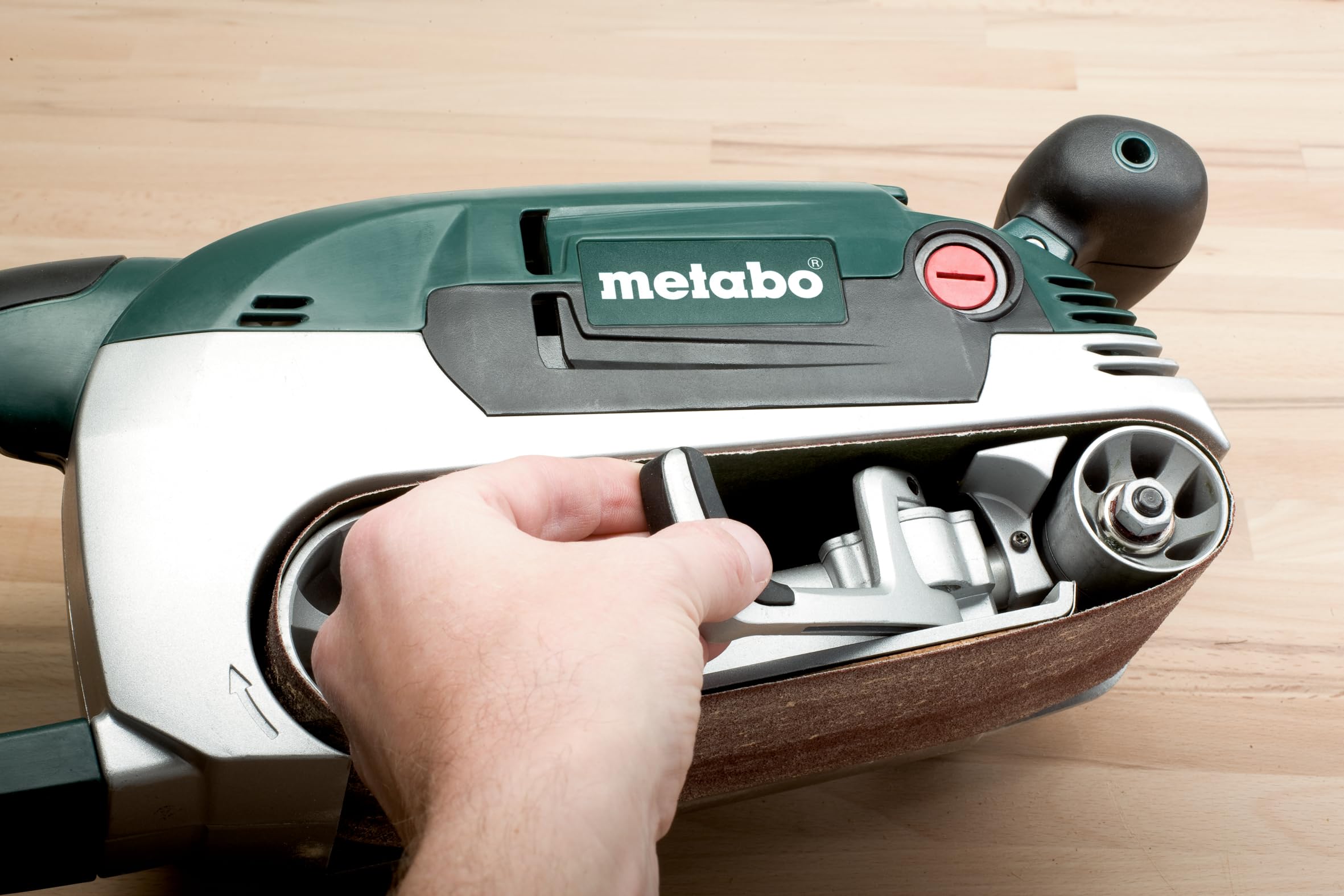 metabo BAE 75 Bandschleifer, Holzwerkzeug & Metall Schleifmaschine, 1010W | Elektrisches Holzschleifer Handgerät mit Schleifband, Staubsack und Maschinenständer für stationäres Schleifen, 4 m Kabel
