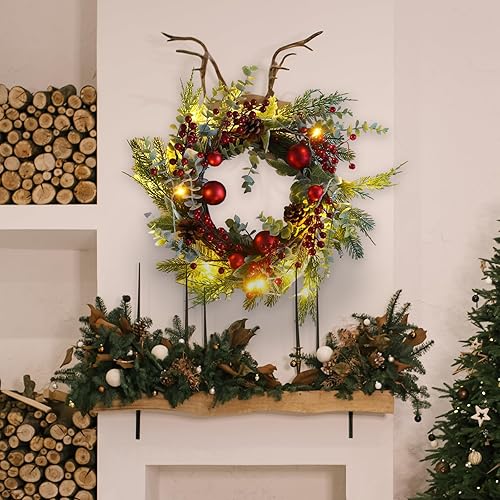 Miniatura 7 de Corona de Navidad con luces, corona de puerta delantera de 20 pulgadas con conos de pino, racimos de bayas rojas, hojas de Navidad para decoración