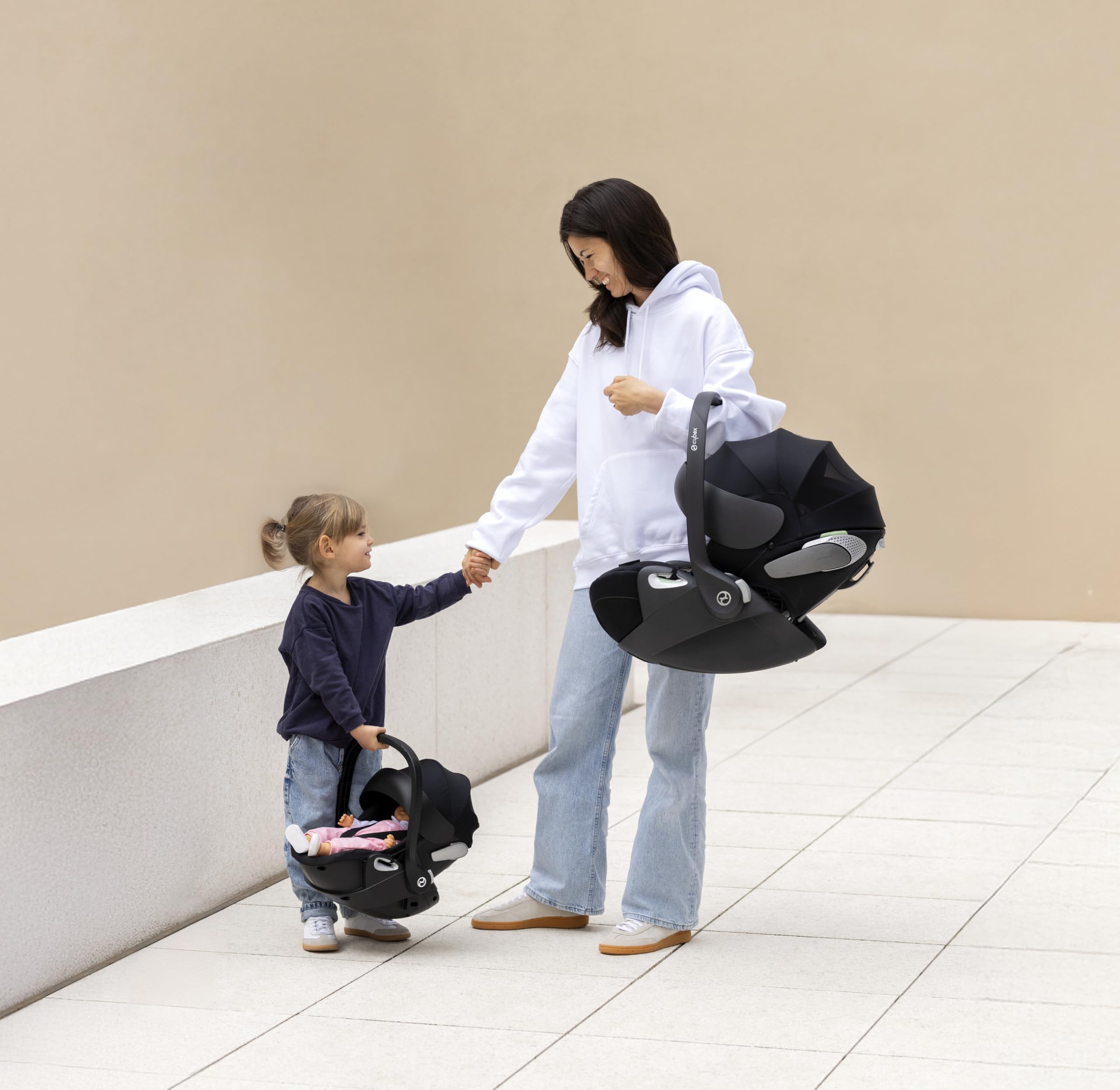 Corolle 9000141880 - Cybex 2in1 Puppen Trageschale und Wiege, mit Gurt und Verdeck, kann mit dem Cybex Puppenwagen verbunden Werden, für alle 36-42cm Babypuppen, ab 3 Jahren