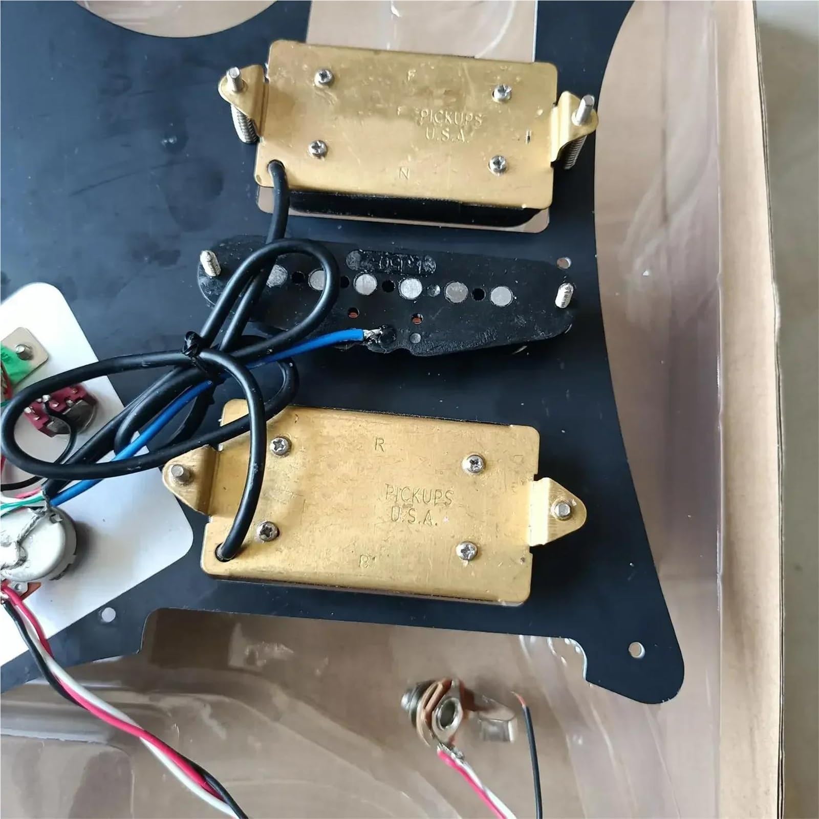 Pickguard Gitary Elektrycznej Pickup Z zestawem przetworników HSH Humbucker wstępnie załadowanym przełącznikiem rozdzielającym cewkę RG Pickguard do gitary elektrycznej RG(Black)