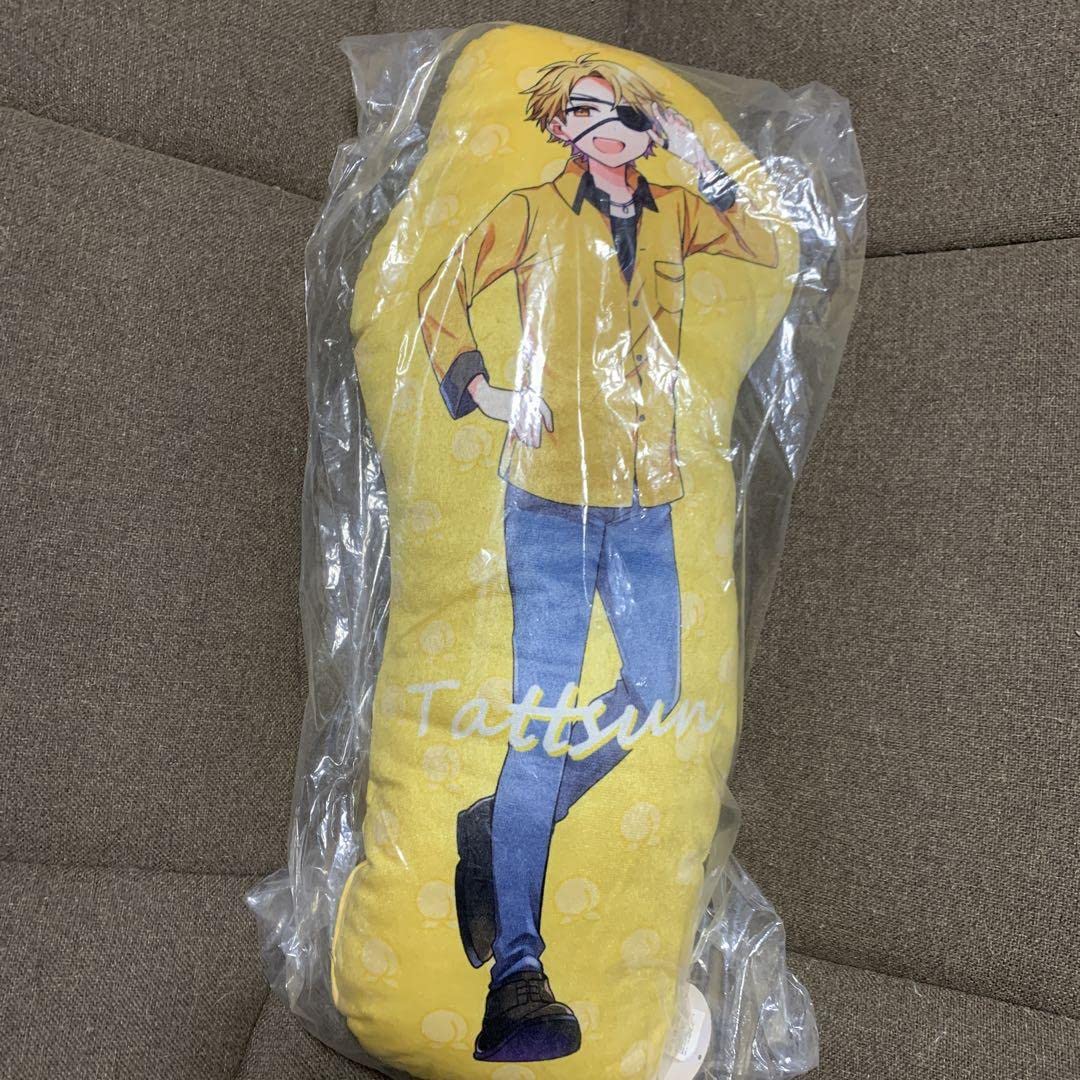 カラフルピーチ たっつん しまむら ダイカットクッション 抱き枕 レア カラフルピーチ たっつん しまむら ダイカットクッション 抱き枕