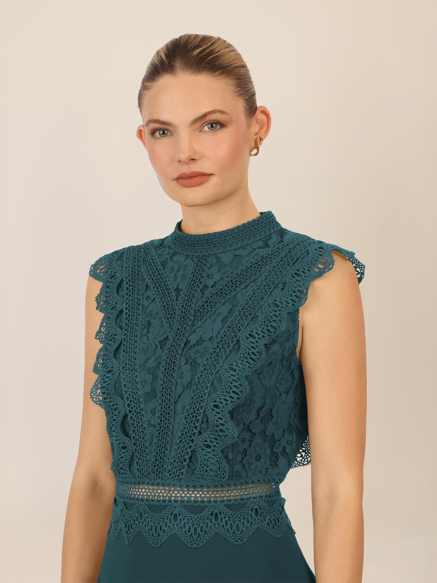 APART Abendkleid mit Spitze und transparentem Rückenteil,