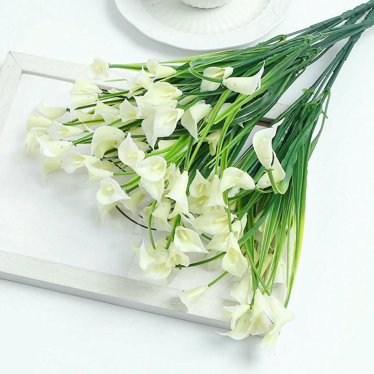 AYHTUD Artificial Calla Lily Bouquet 33cm Fake Flowers for Home Room Decor Garden Wedding Decor Outdoor Vase Flower Arrangement-Milky White