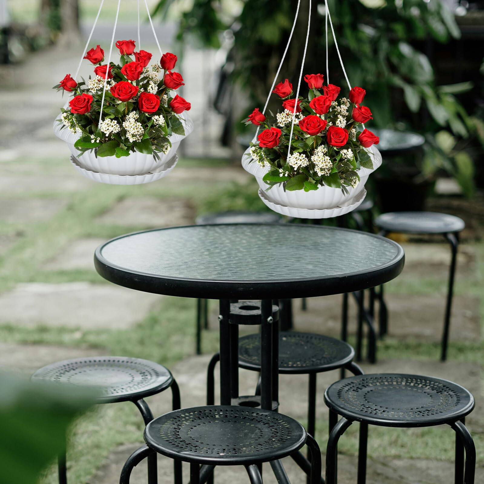 Lurrose Set 2 Pezzi Fioriere Sospese in Plastica con Gancio e Sottovaso Cesto Portafiori Sospeso per Giardinaggio Interno ed Esterno Vasi Decorativi per Piante da Veranda e Balcone
