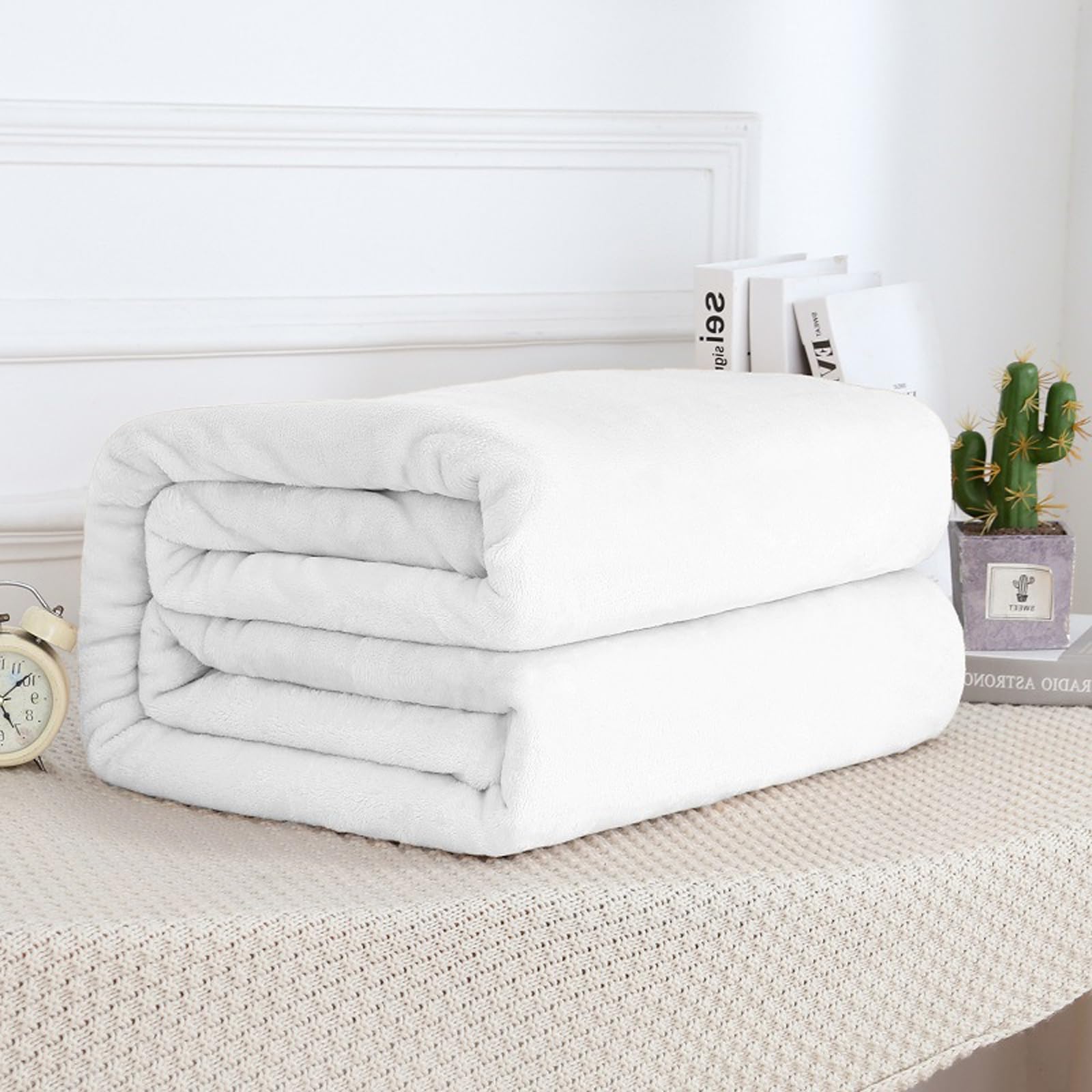 Coperta Matrimoniale Pile 130 x 400 cm Pile di Flanella Morbida, Facile da Pulire, Poliestere Morbida Coperta Plaid Divano Regalo per Fidanzata e Madre, Bianco