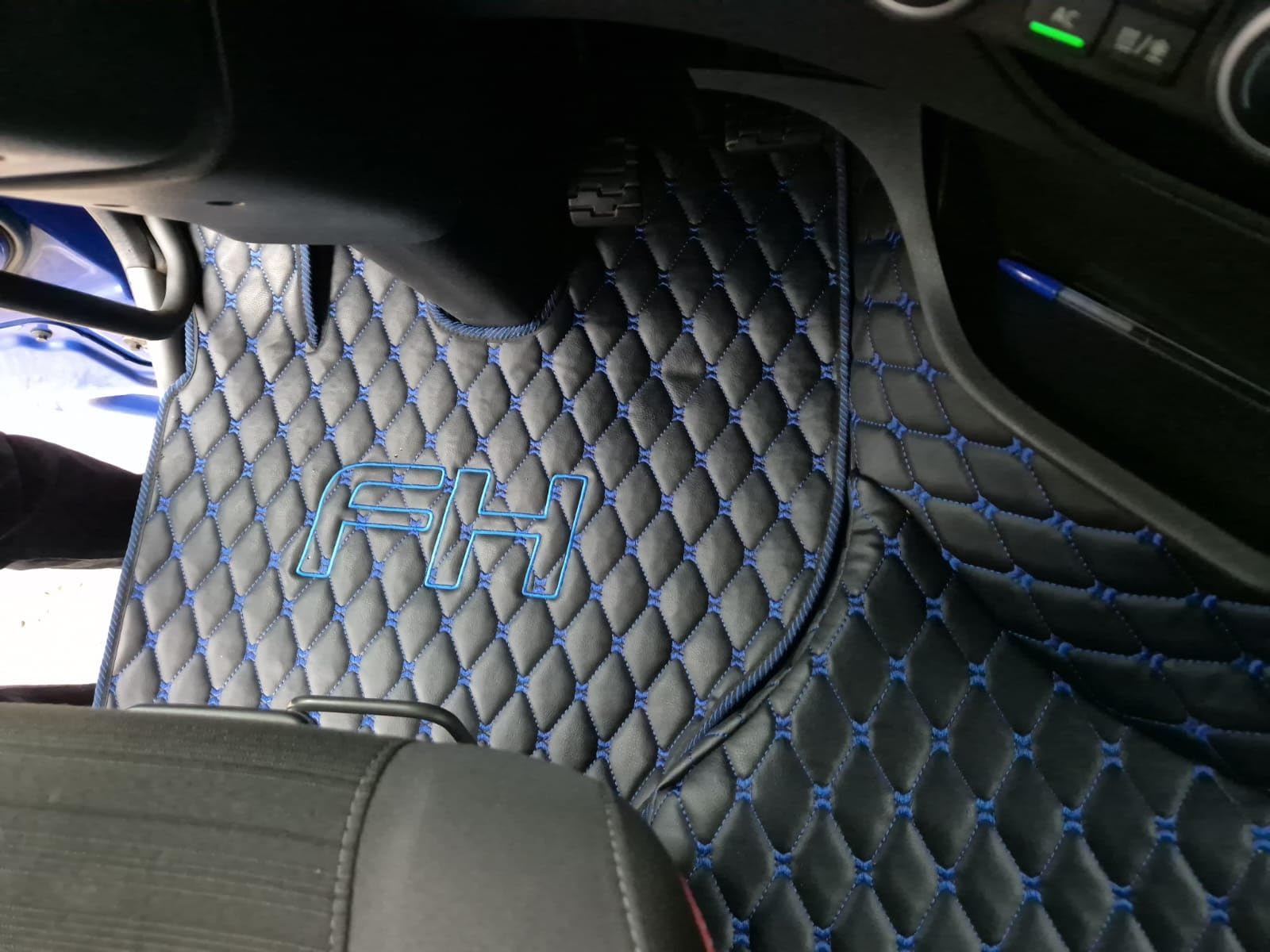 Juego de alfombrillas compatibles con VOLVO FH 4 FH 5 (negro (hilo azul))