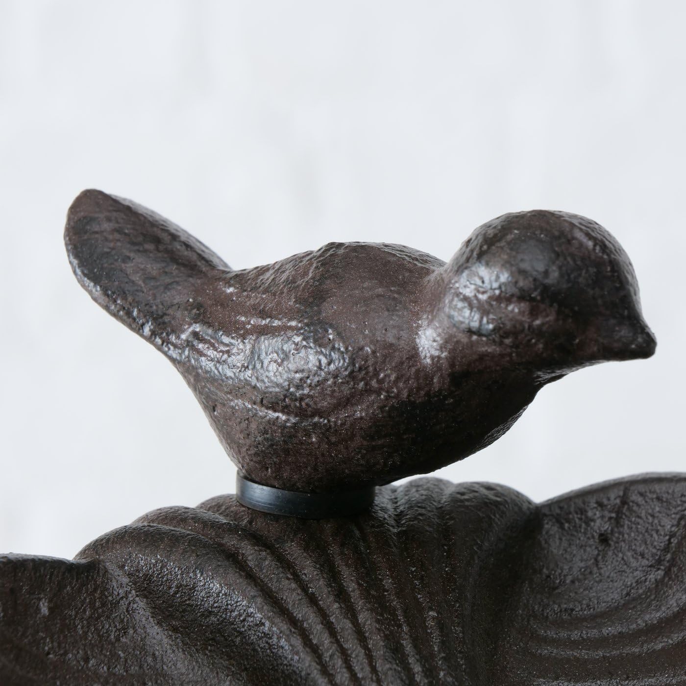 Boltze Karla poidło dla ptaków, 1 sztuka, 2-krotnie sortowane, 20 cm x 14 cm x 98 cm, żeliwo, odporne na rdzę, do karmienia ptaków, drążek ogrodowy