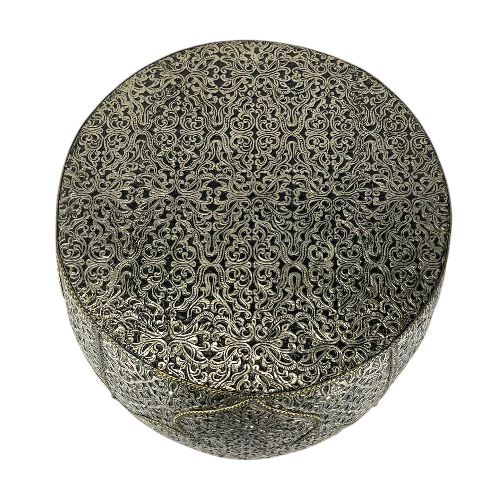 Tavolino Marocchino in Metallo Cesellato, Sgabello Decorativo, 38x38x41hcm, Finitura Antica