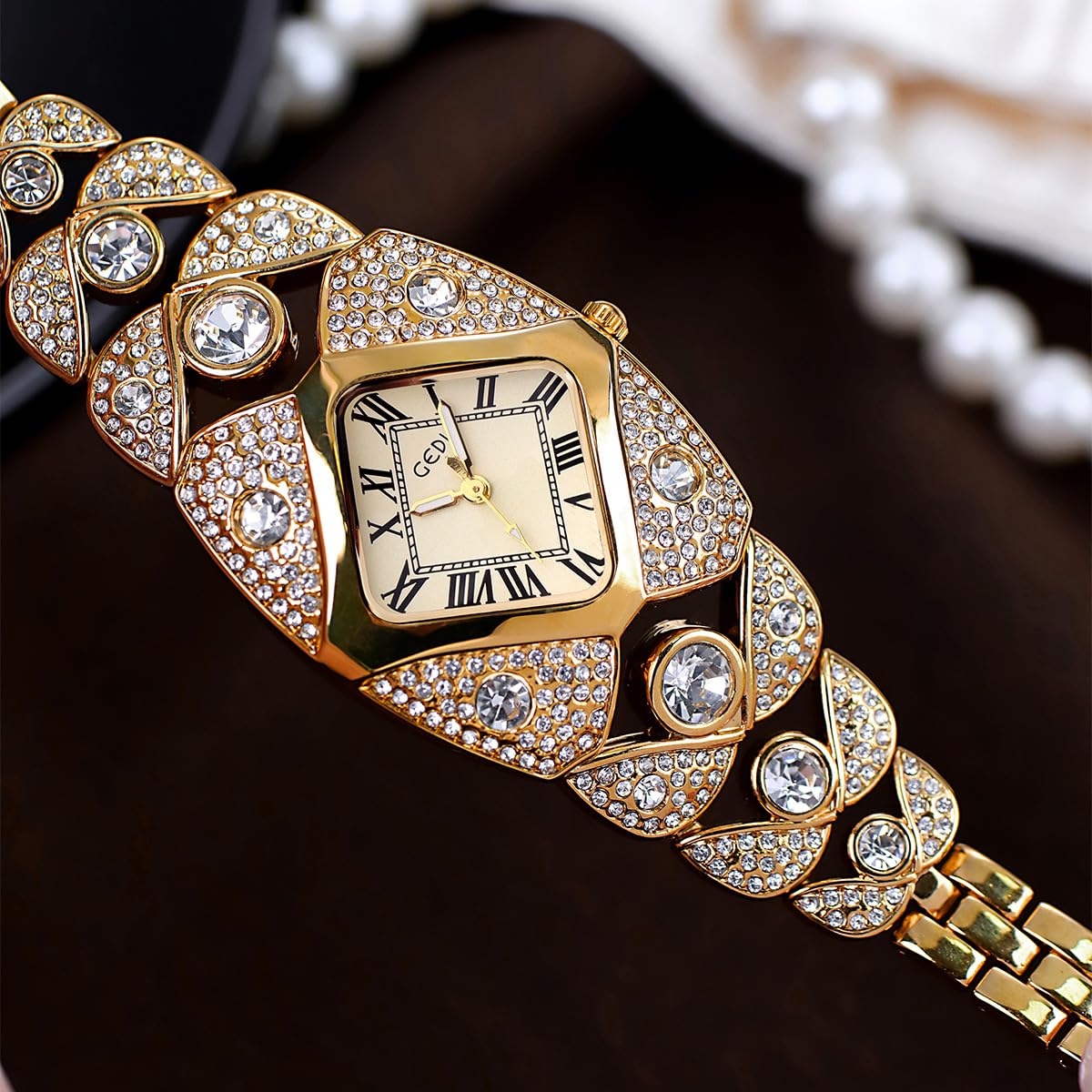 CARLIEN Orologio da polso analogico da donna con quadrante quadrato con perle e numeri romani, elegante e alla moda, con strass