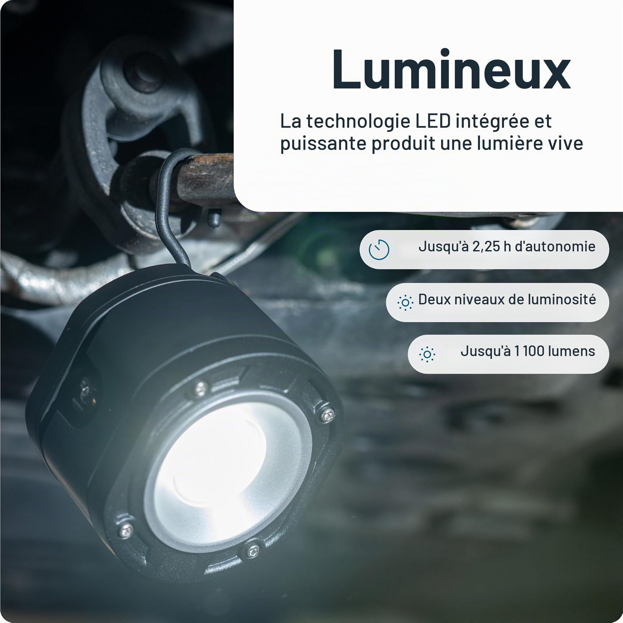 ANSMANN Projecteur chantier FL1100R – Projecteur LED COB 10W rechargeable et pivotant – Lampe de travail d'une puissance de 1 100 lumens & 2 696 lux pour une distance d'éclairage de 52 m max.