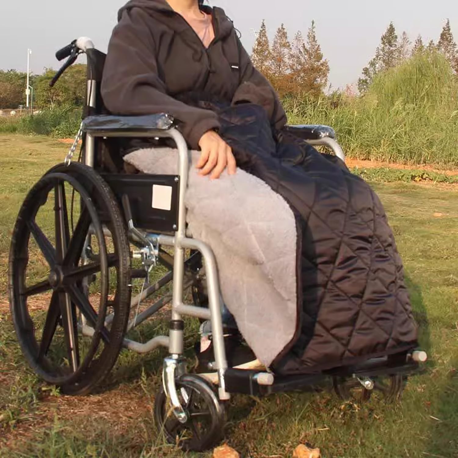 Winter Wheelchair Warm Blanket for Outdoor Use, Waterproof Windproof Lower Body Legs Thermal Blanket, Fleece Lined Wheelchair Apron Cover for Elderly Disabled,Black