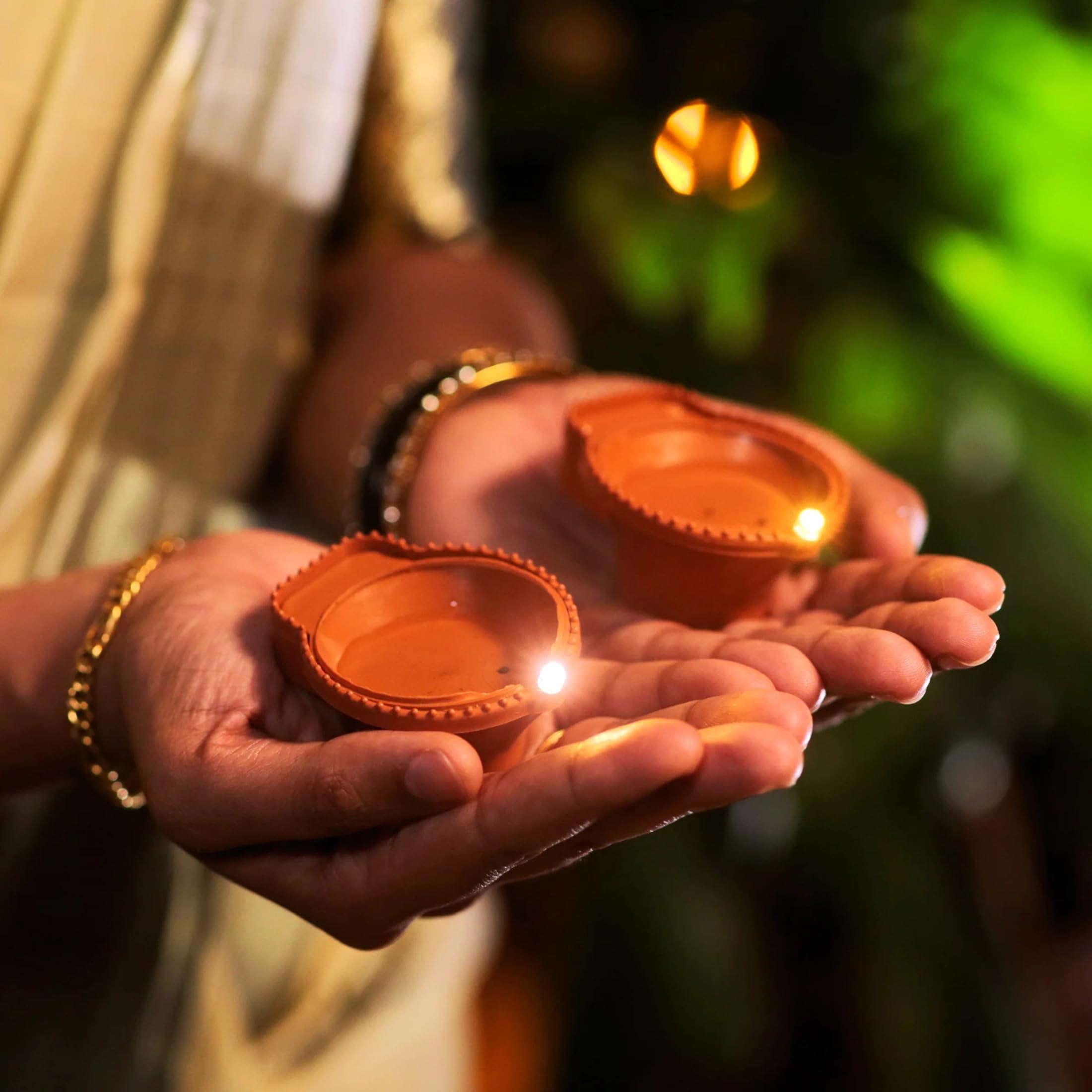 Akaar Water Sensor Diya for Diwali Decoration | Automatic On/Off LED Diya | Brass Finish Flameless Lights for Pooja Room, Festivals & Gifting (6)-image-25
