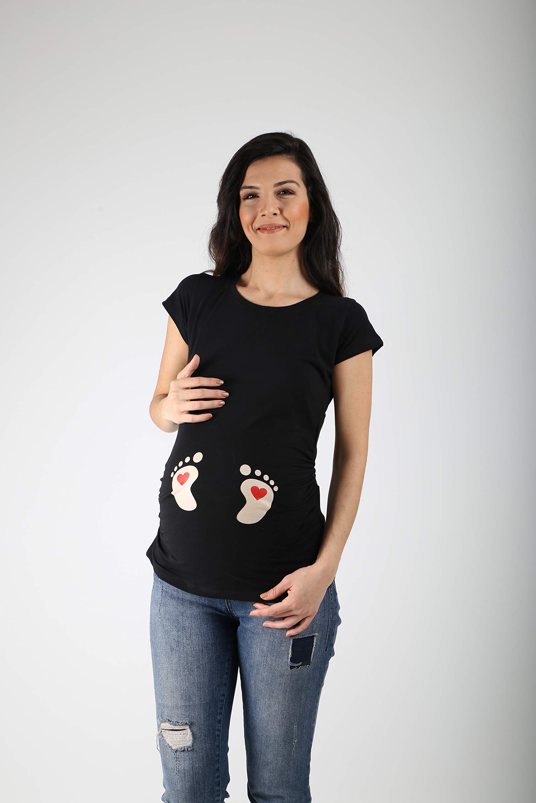 Empreintes de pieds pour bébé avec cœur - Mode de grossesse amusante et mignonne avec motif - T-shirt de grossesse pour la grossesse - Manches courtes