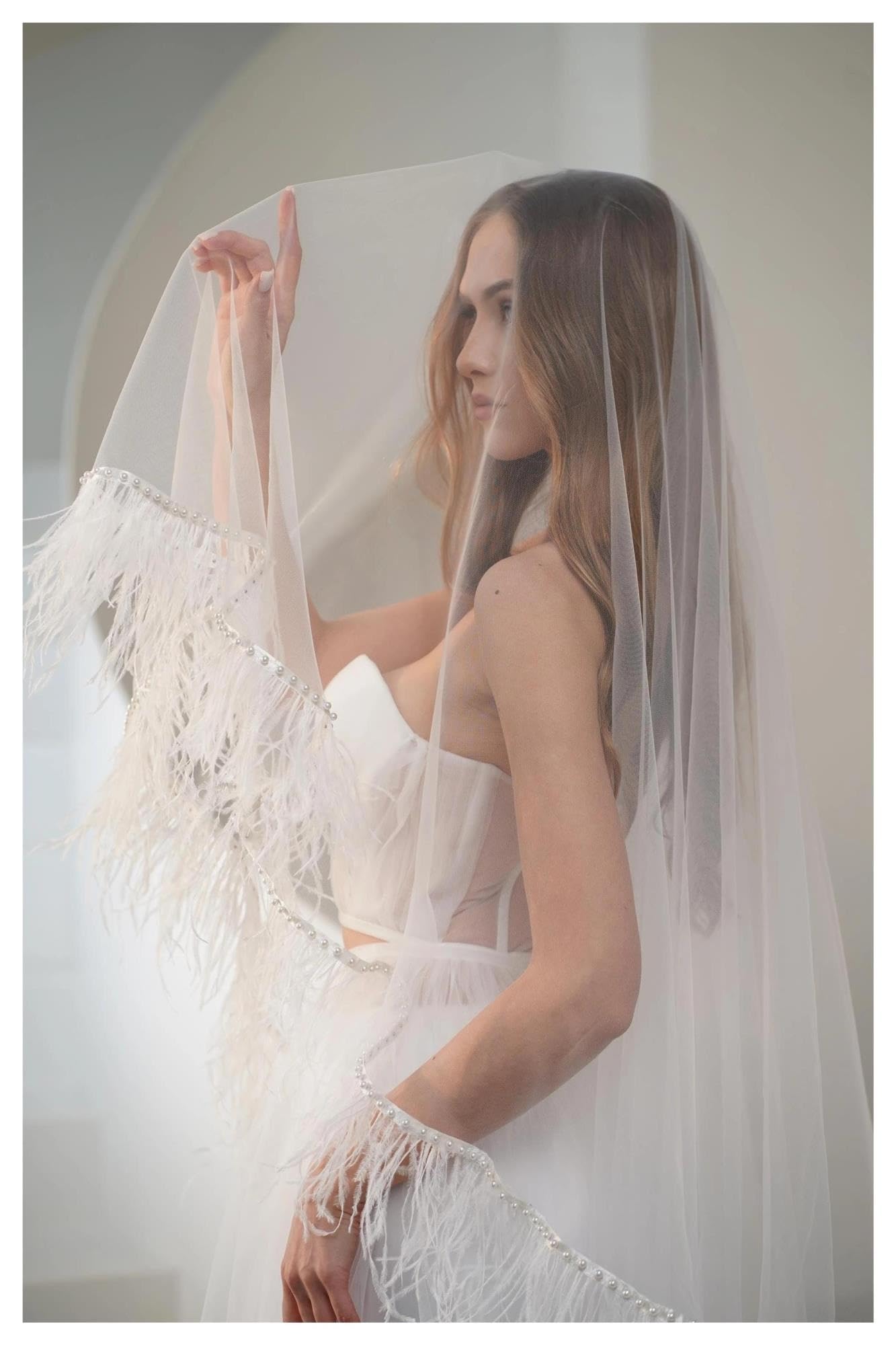 Veli da Sposa con Piume e Perline Pettine