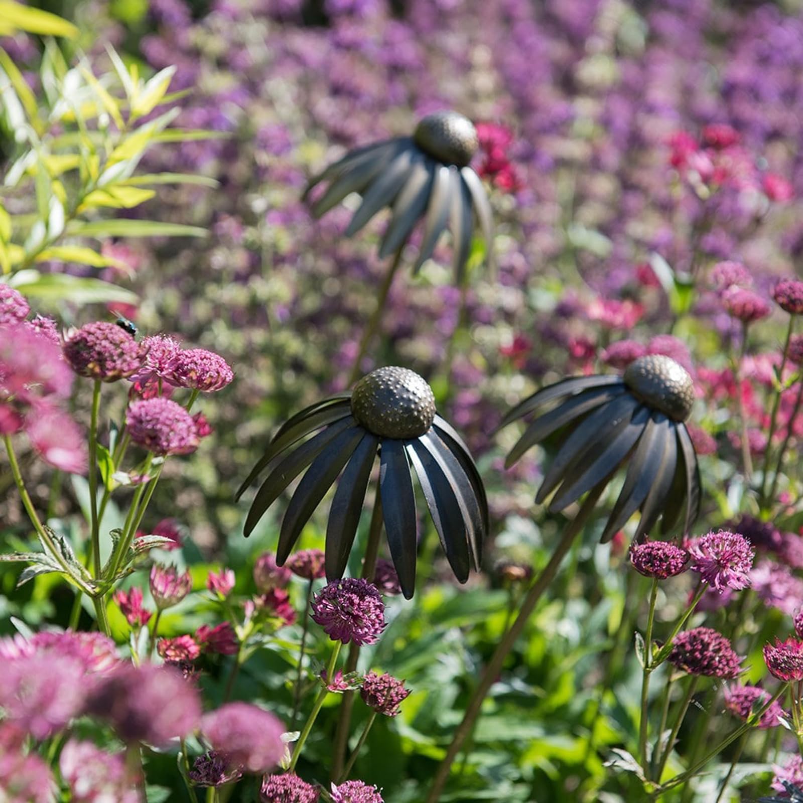 Crocus Silver Collection 61Cm Echinacea Planter Stake Plant Markers Antique Pewter Metal Handmade Flower Garden Decorations