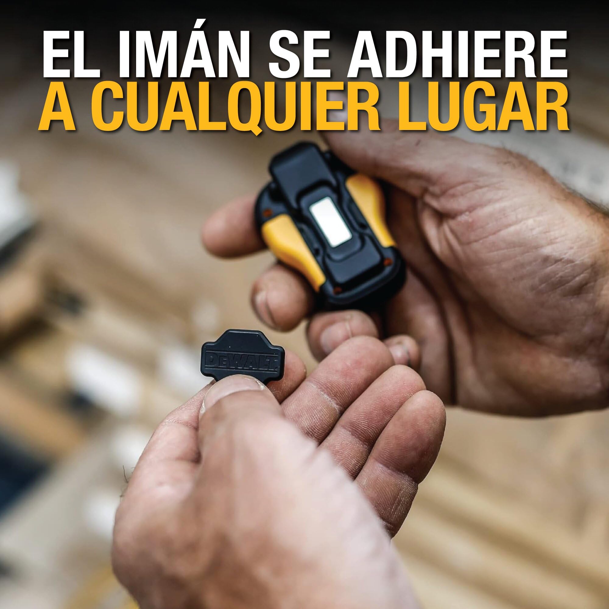 DEWALT Altavoz Bluetooth Portátil, Emparejamiento Estéreo Inalámbrico, Resistente al Agua, magnético, con Clip, micrófono Incorporado, 10 Horas Reproducción, música/Llamadas Manos Libres