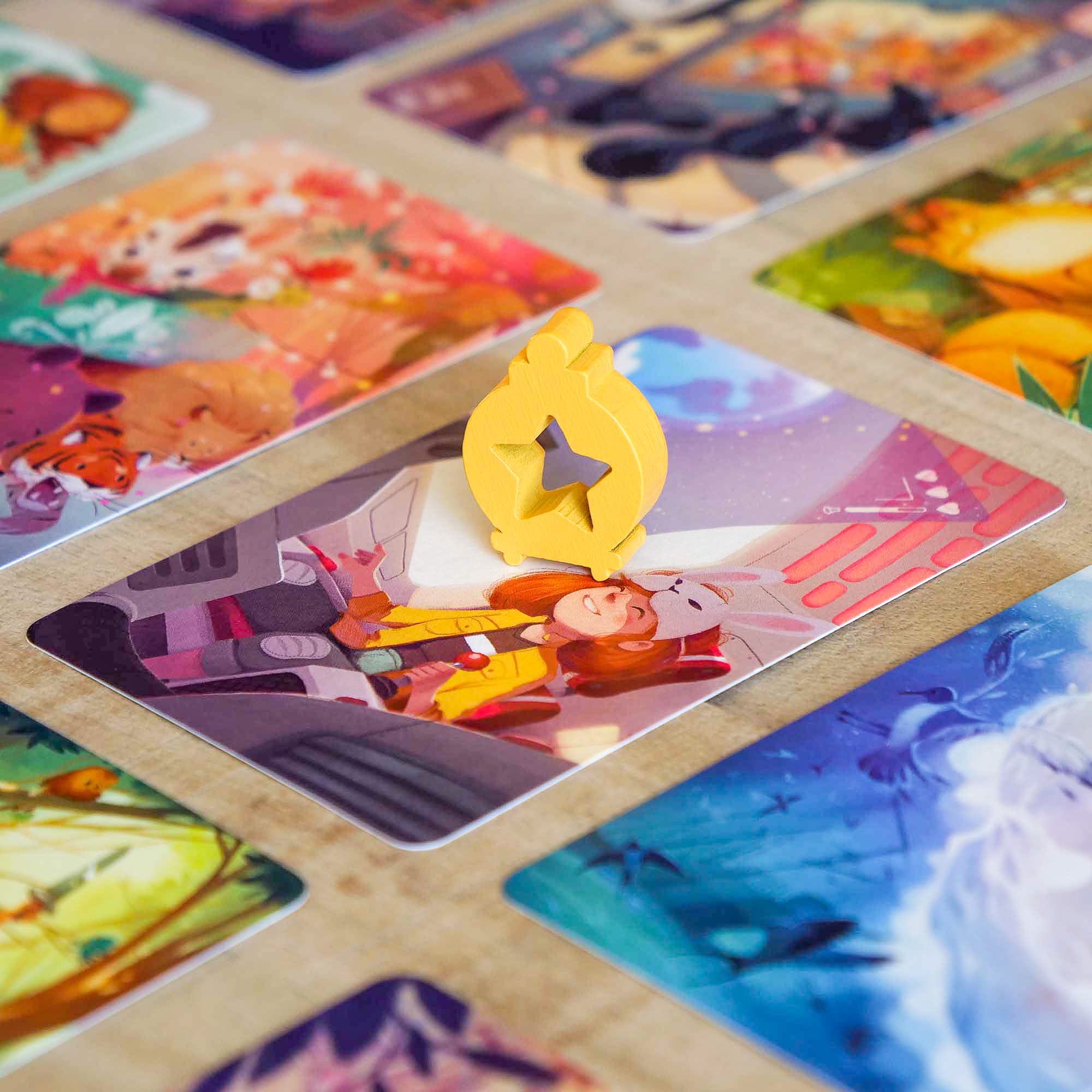 Asmodee - Étoile : Dixit Univers, Jeu de Table d'Imagination et Fantaisie, 3-6 Joueurs, 8+ Ans, Edition en Italien