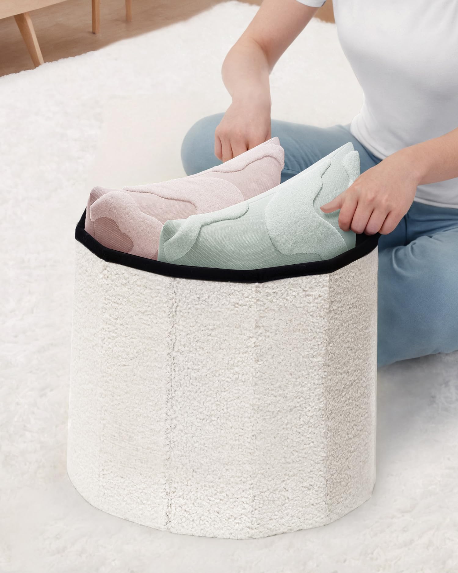 Bonlife Sitzbank mit Stauraum, klappbare Sitztruhe, Aufbewahrungsbox, Fußbank,Liebe，für Schlafzimmer Wohnzimmer Flur，Weiß，38x38x38 cm