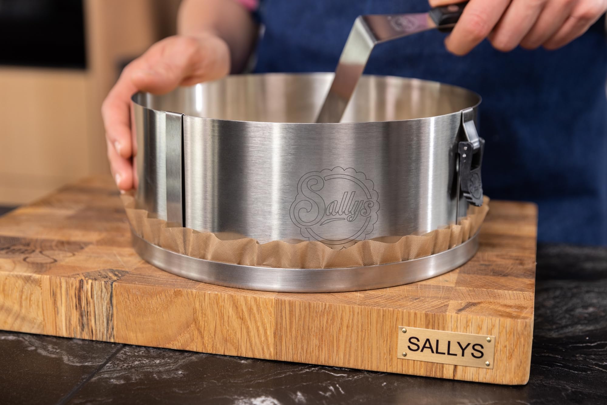 Sallys Springformboden inkl. Dauerbackfolie aus Teflon - 1000 mal verwendbar (28 cm)