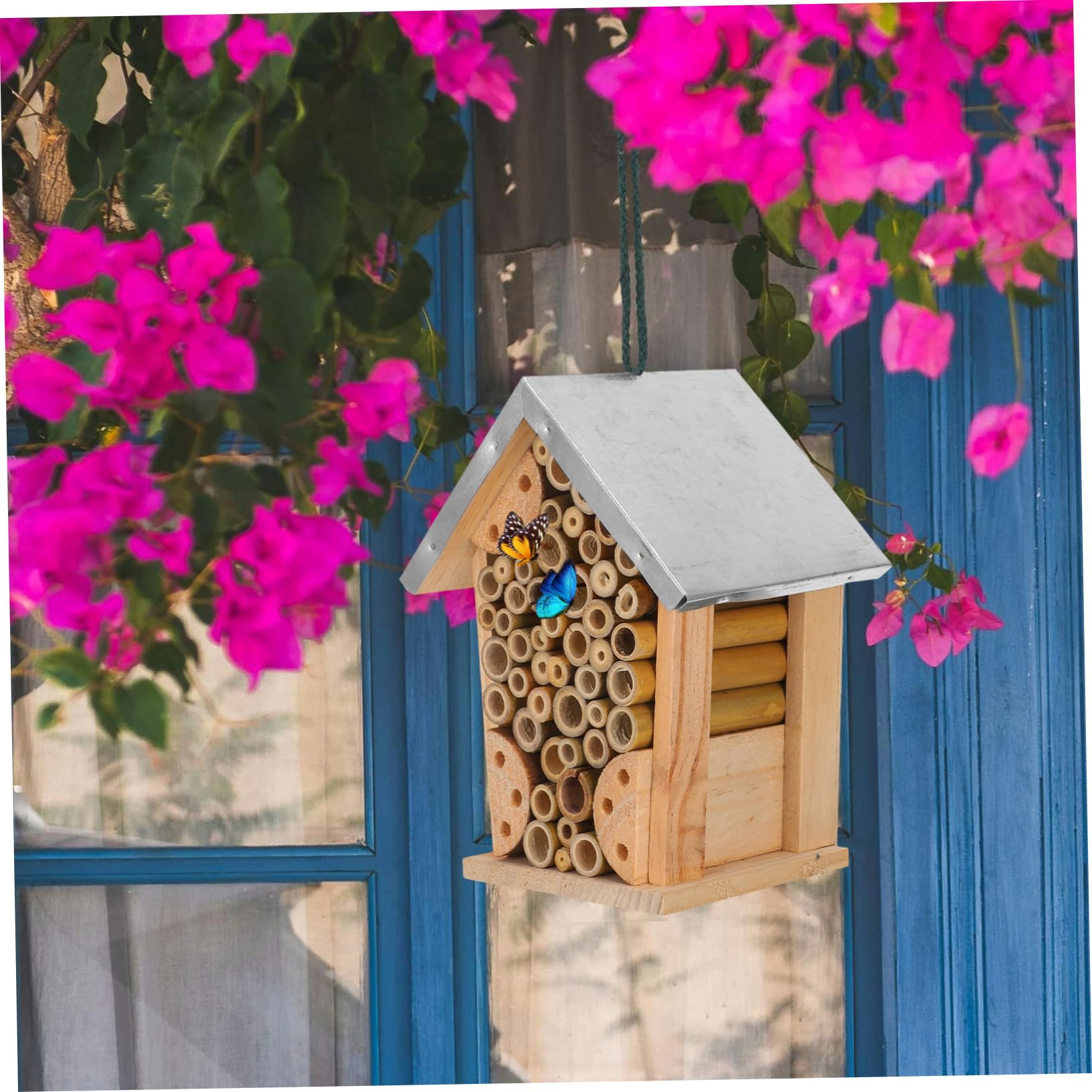 Hängendes Insektenhaus und Eisen für Garten, Draußen