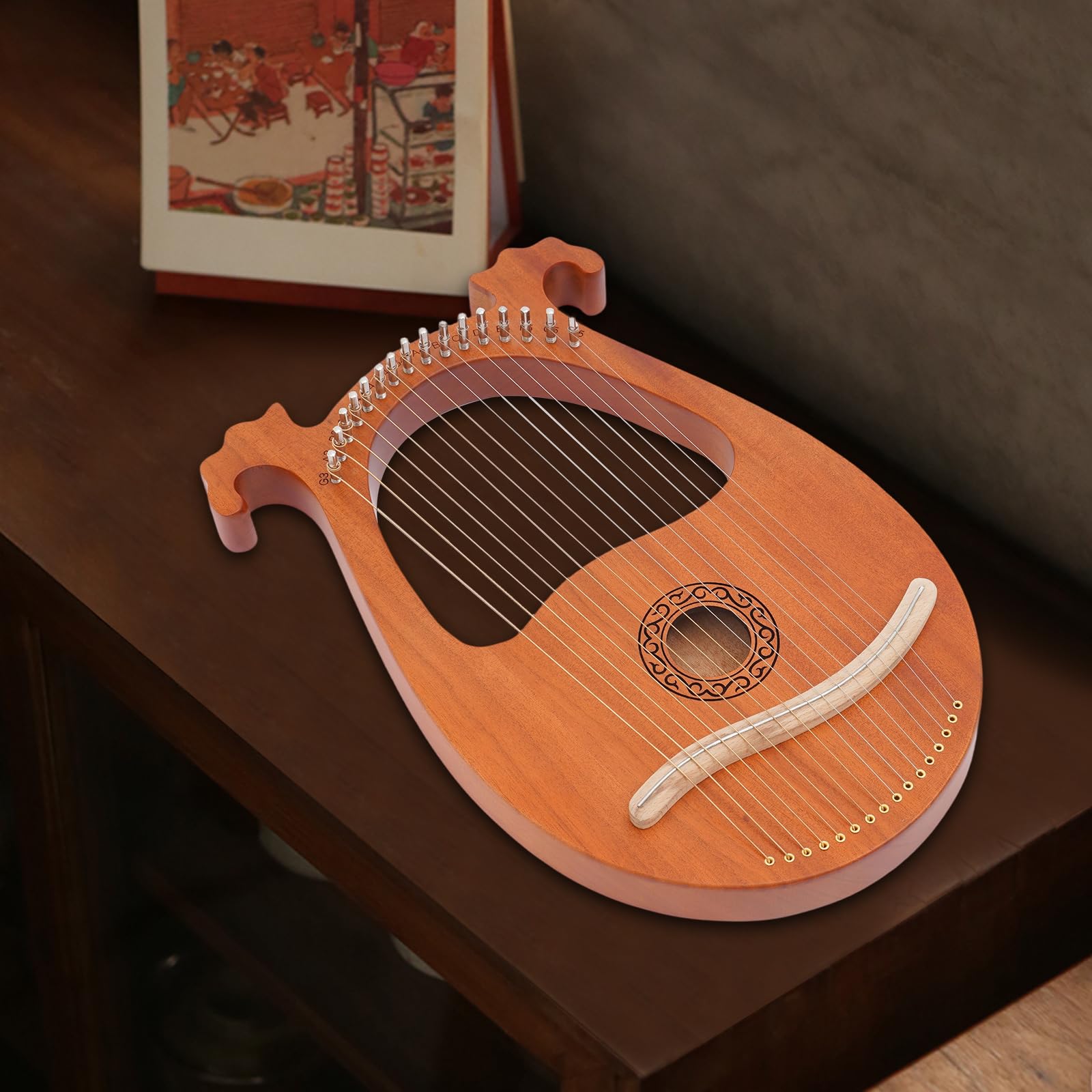 Arpa de 16 cuerdas con patrón europeo | Arpa de viaje ligera en aspecto de madera natural | Ideal para niños | Pedagogía musical y relajación en casa | Diseño elegante para salón, escuela y jardín