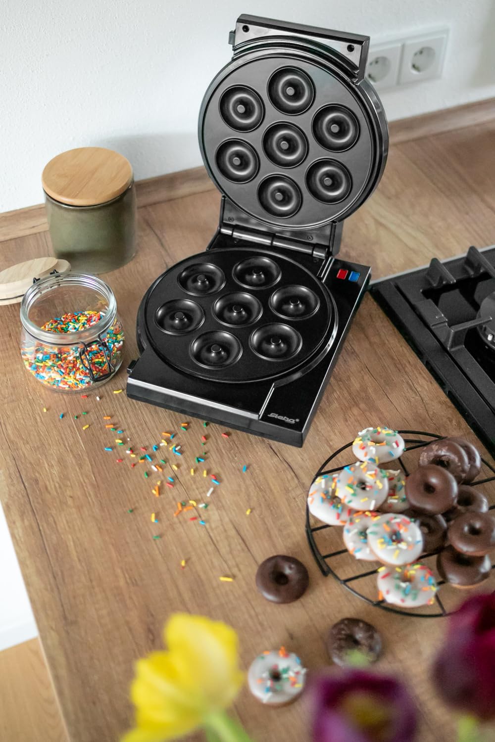 Steba Elektrogeräte Cake Maker 3 in 1, 3 antihaftbeschichtete Platten für Cake-Pops, Muffins und Donuts, Platten sind auf Knopfdruck leicht herausnehmbar, inkl. Cake Pop Halterung und Sticks, 800 Watt