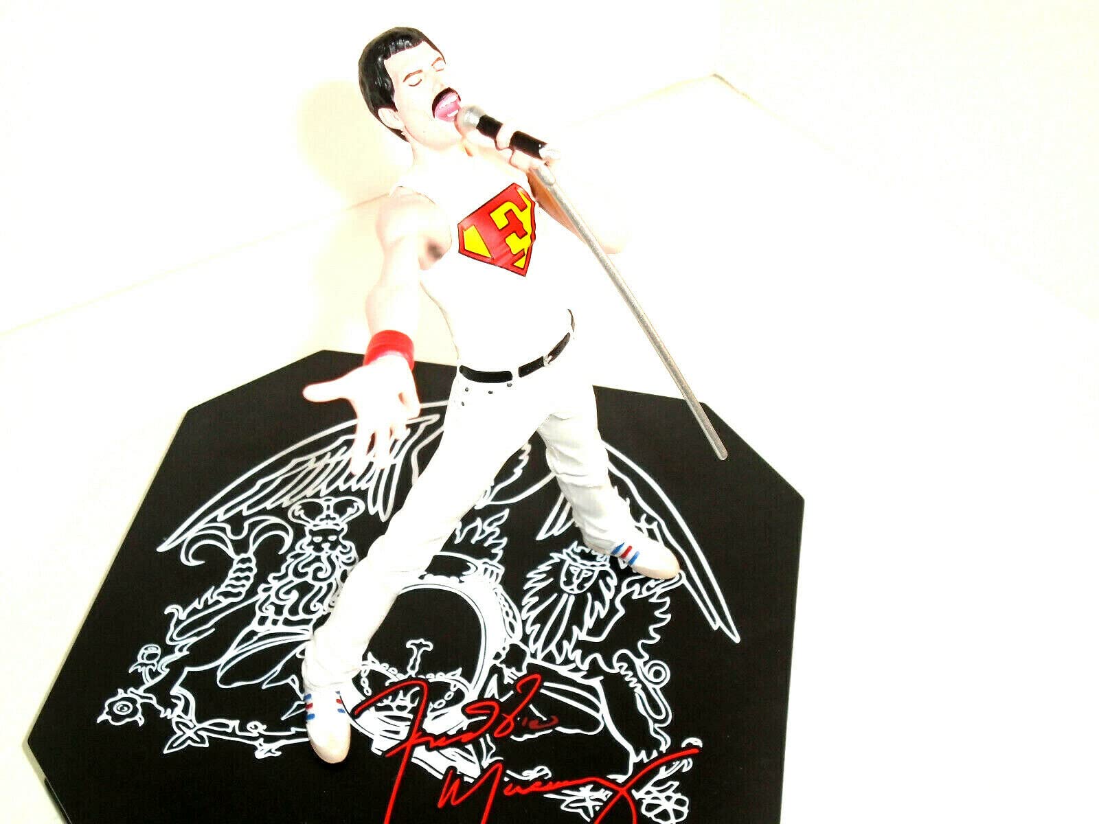 Queen Freddie Mercury Rock Iconz Statue