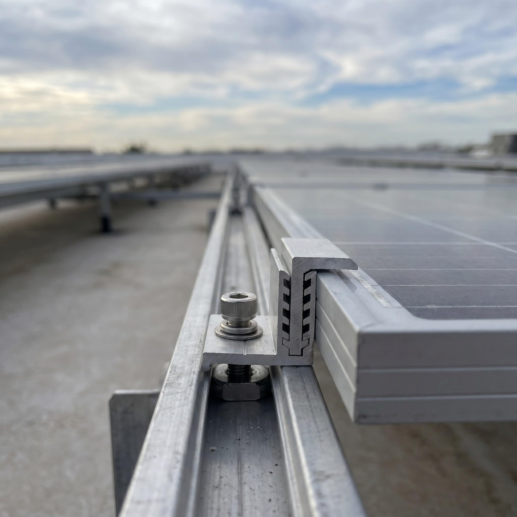 Staffe Fotovoltaiche Regolabili per Pannelli Solari 30-50mm